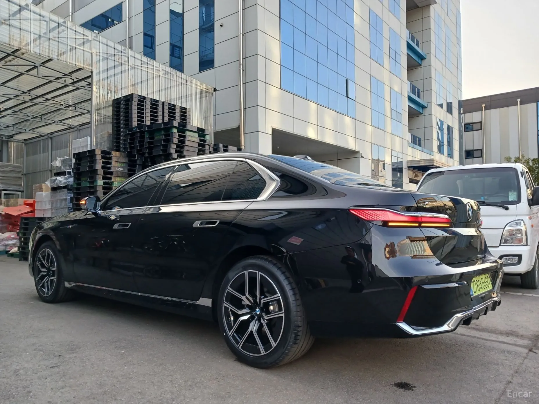BMW 7 Series (G70) превью 3