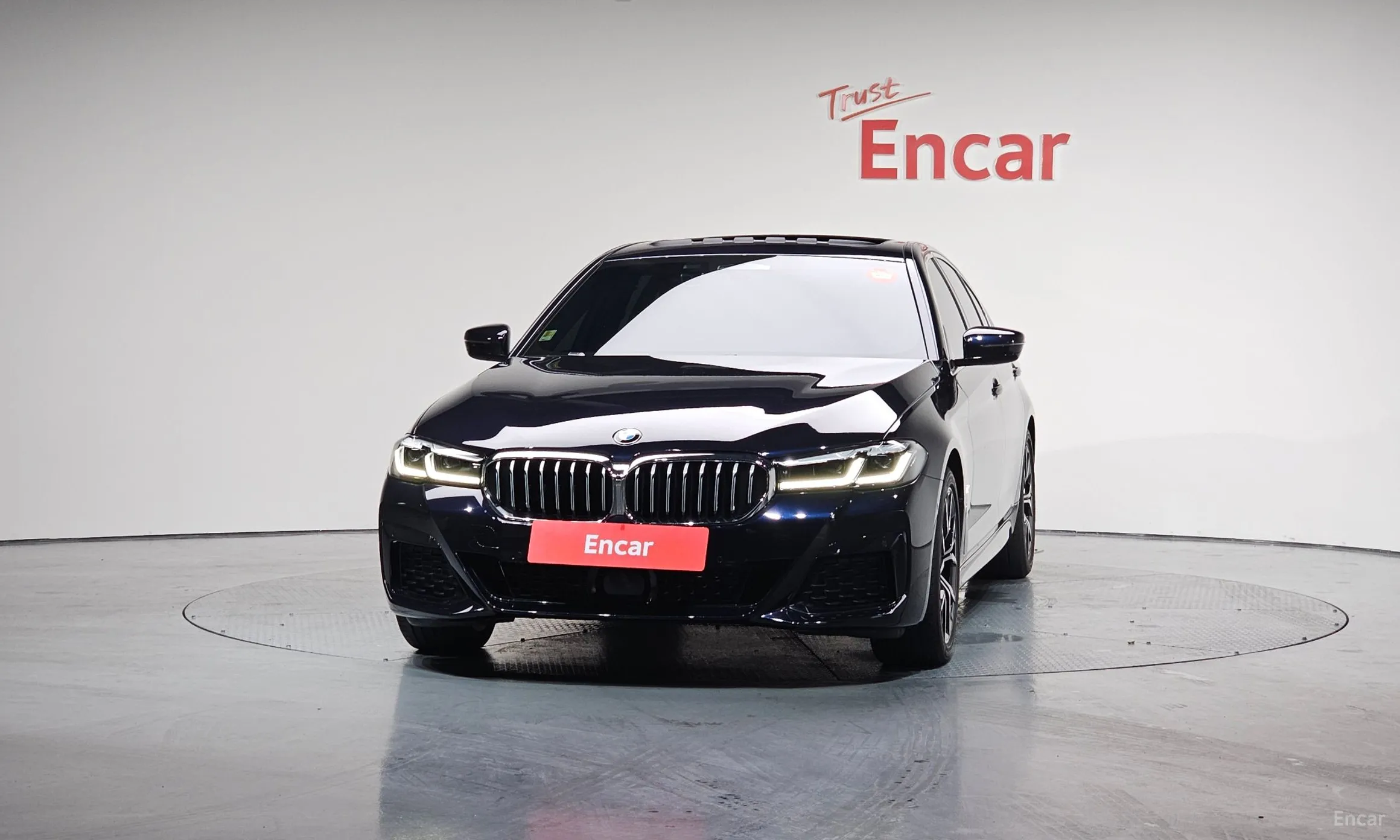 BMW 5 Series (G30) превью 2