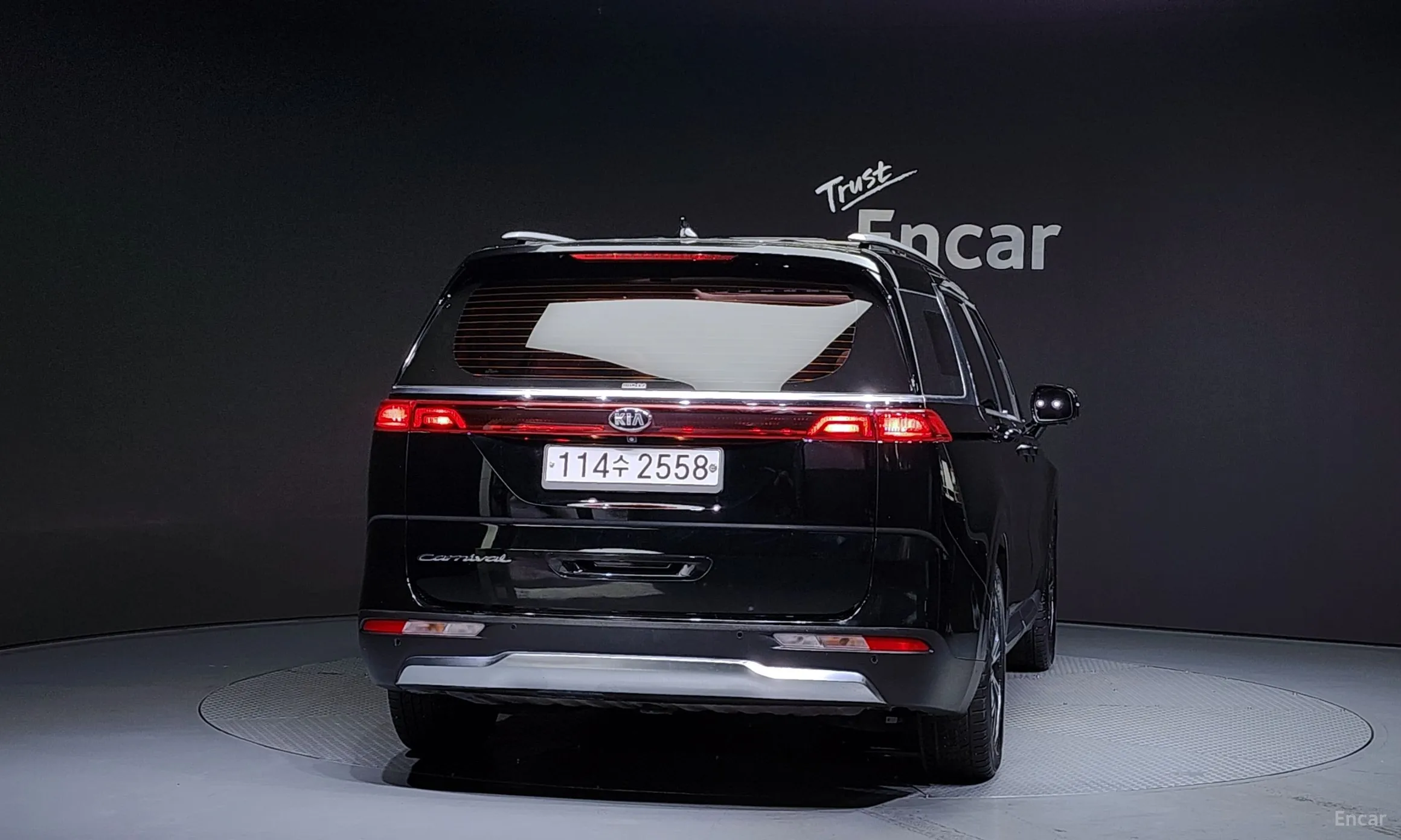 Kia Carnival Gen 4 превью 3
