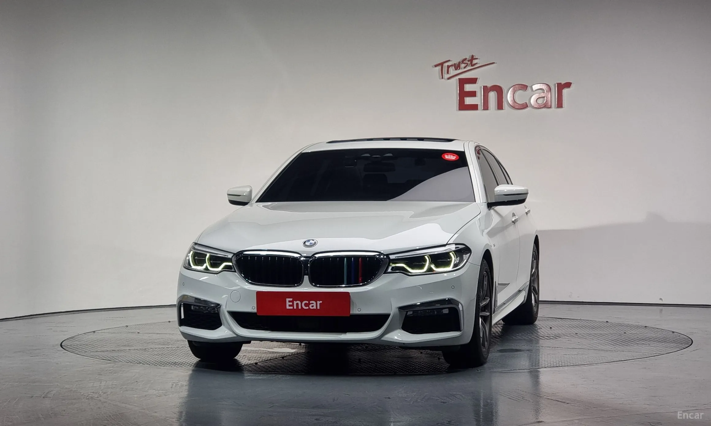 BMW 5 Series (G30) превью 2