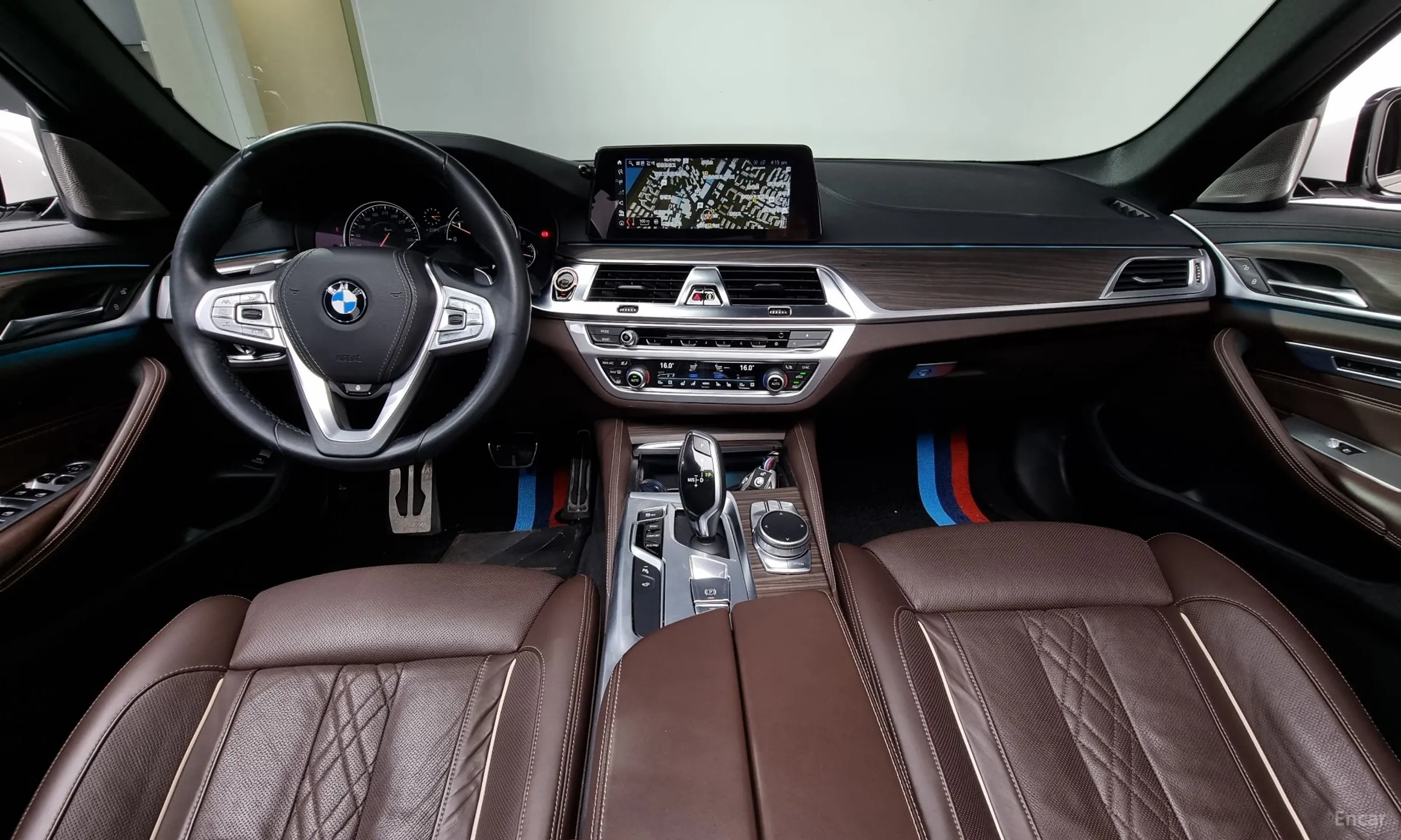 BMW 5 Series (G30) превью 4