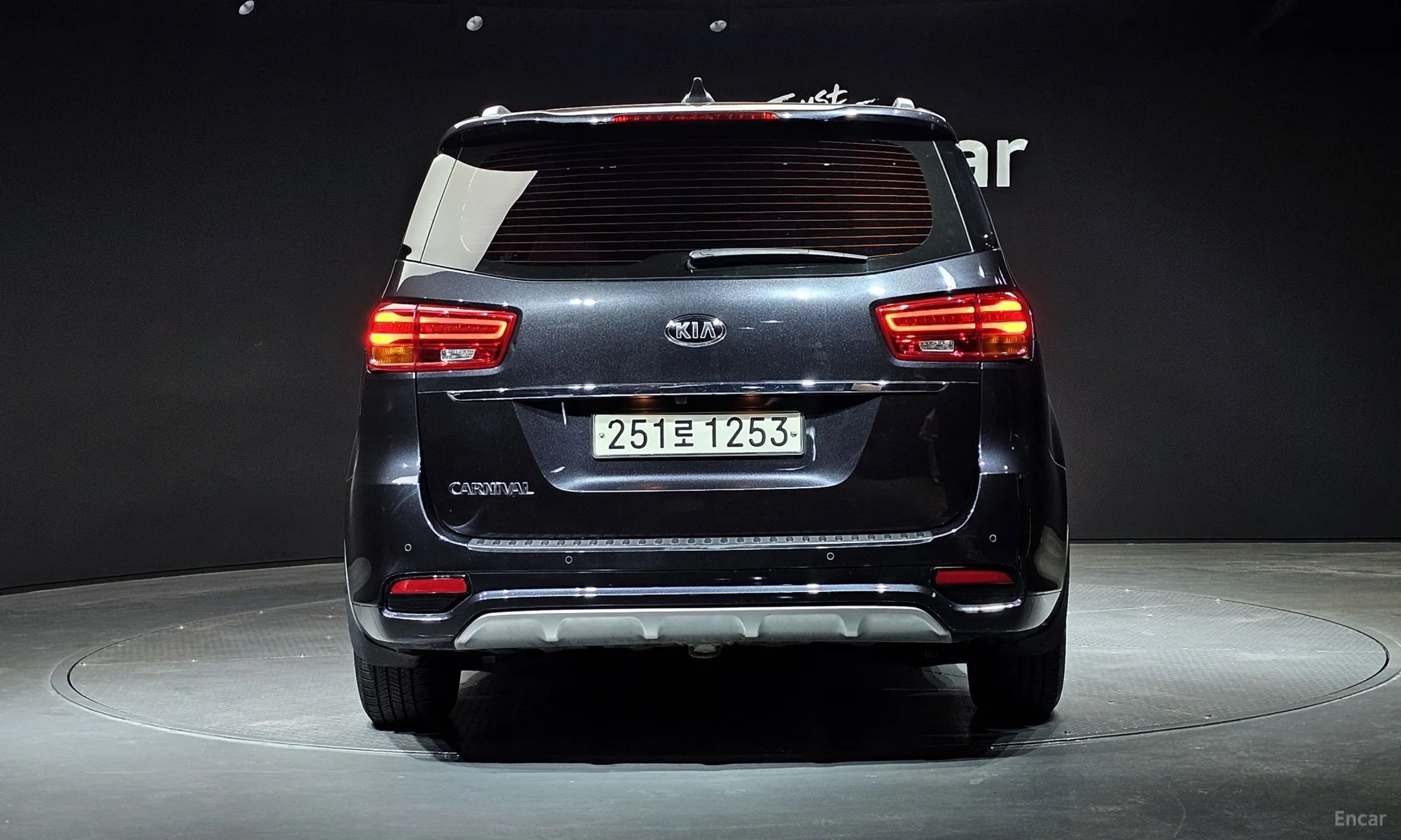 Kia Carnival превью 3