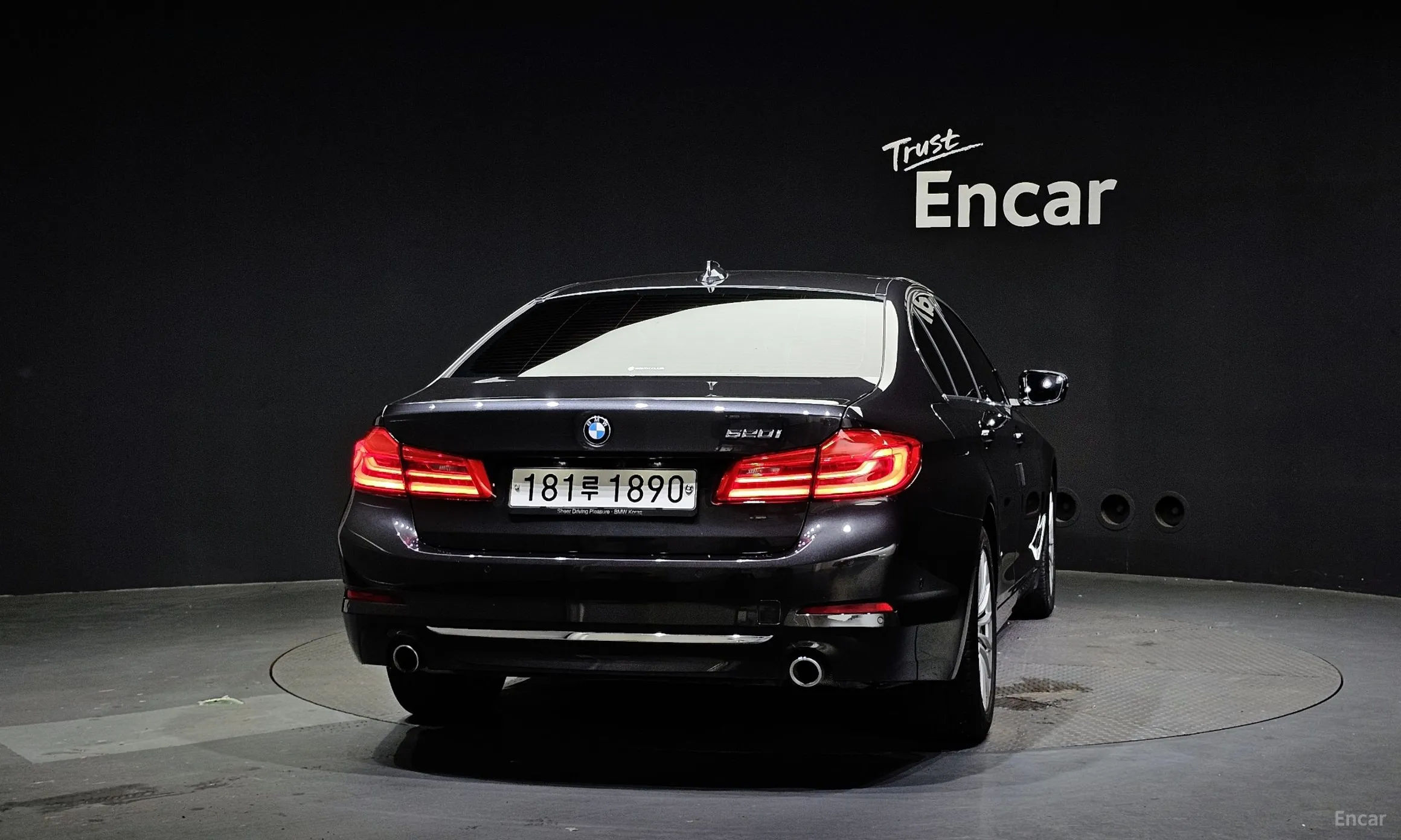 BMW 5 Series (G30) превью 3