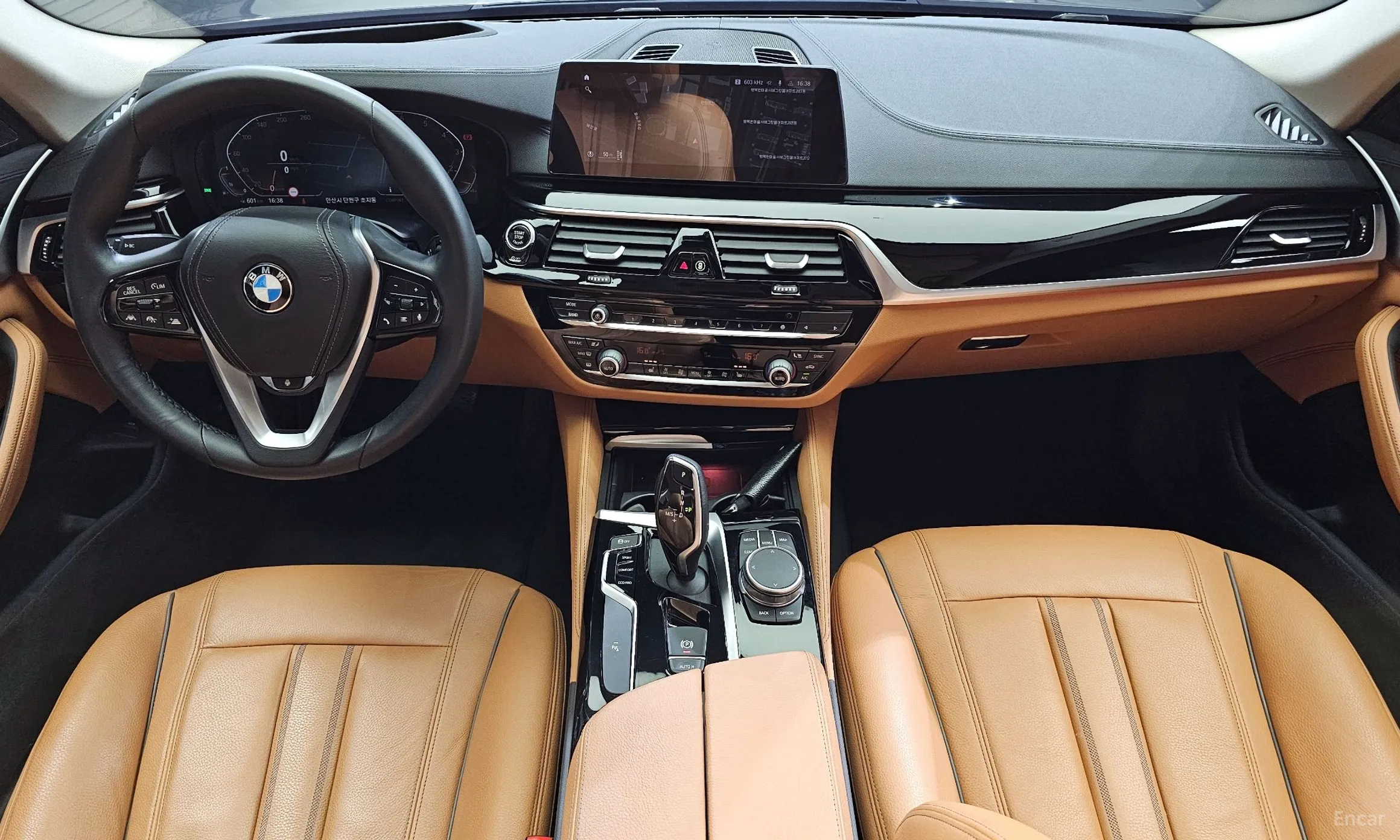 BMW 5 Series (G30) превью 4