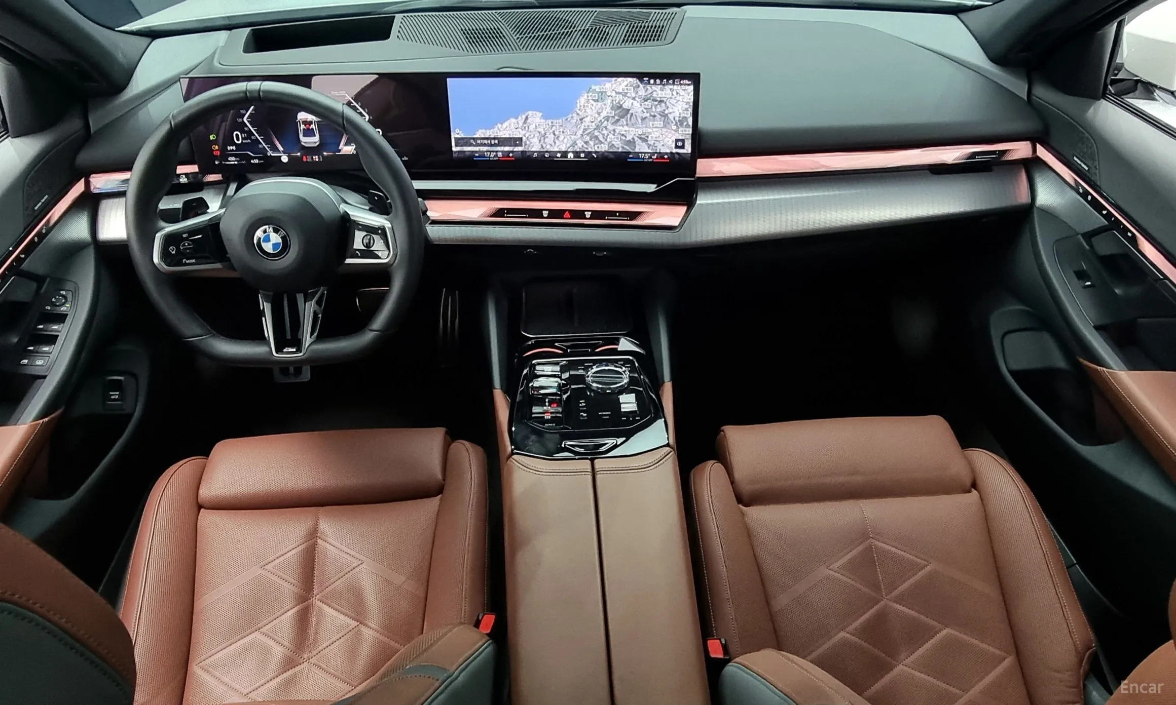 BMW 5 Series (G60) превью 4