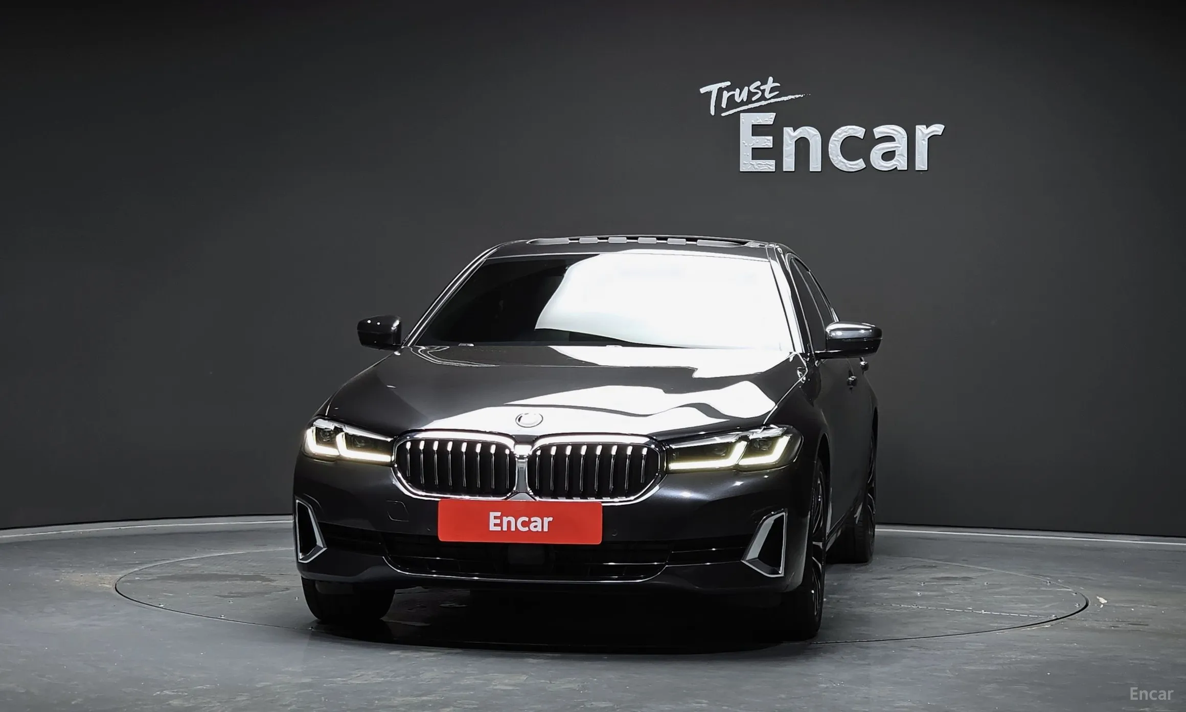 BMW 5 Series (G30) превью 2