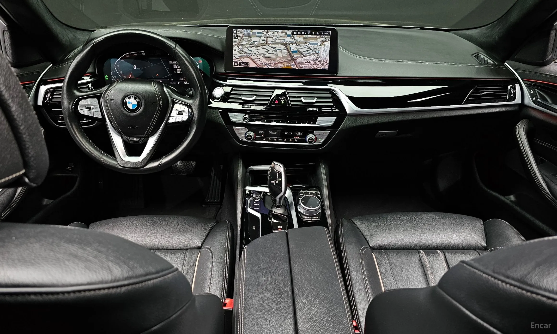 BMW 5 Series (G30) превью 4