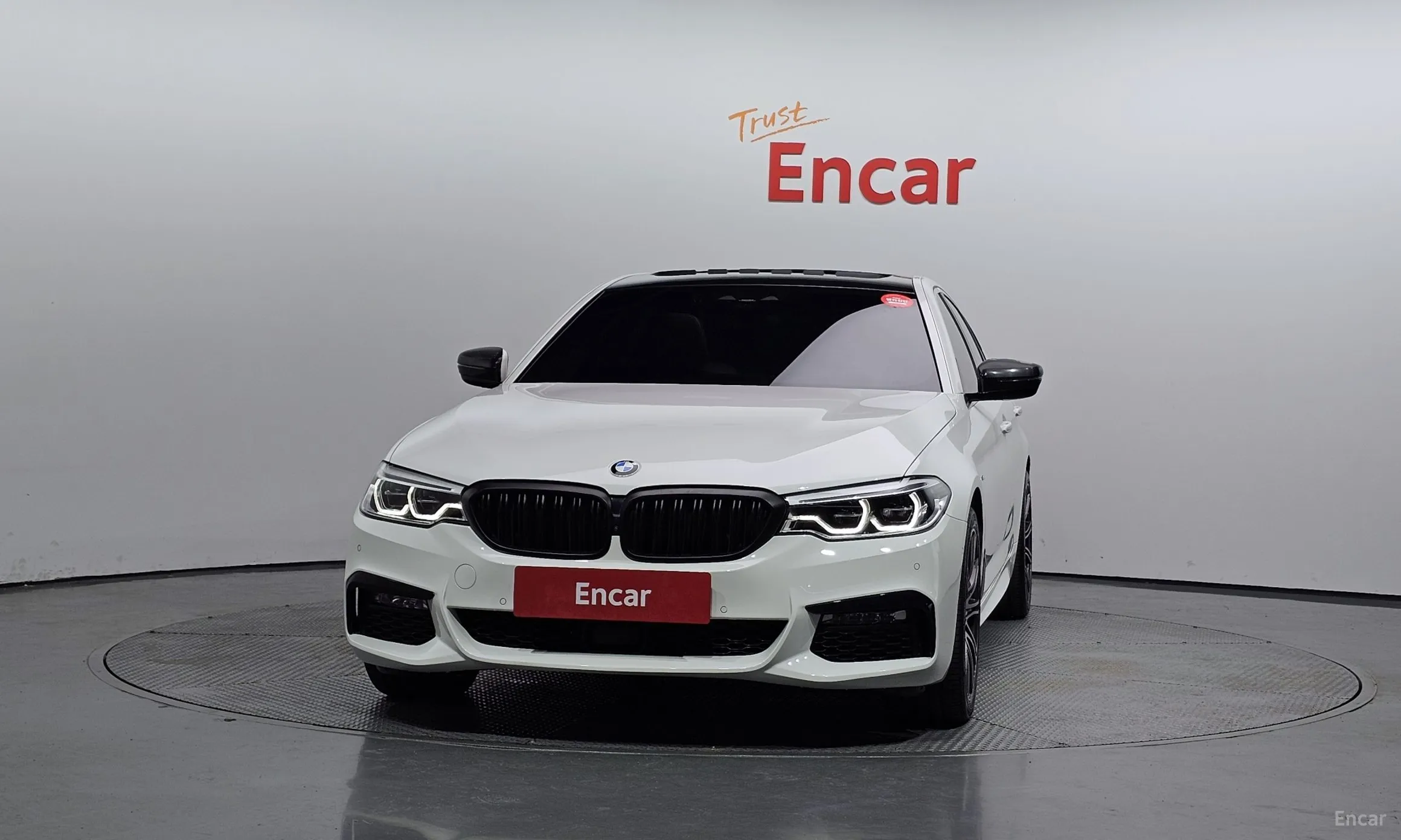 BMW 5 Series (G30) превью 2