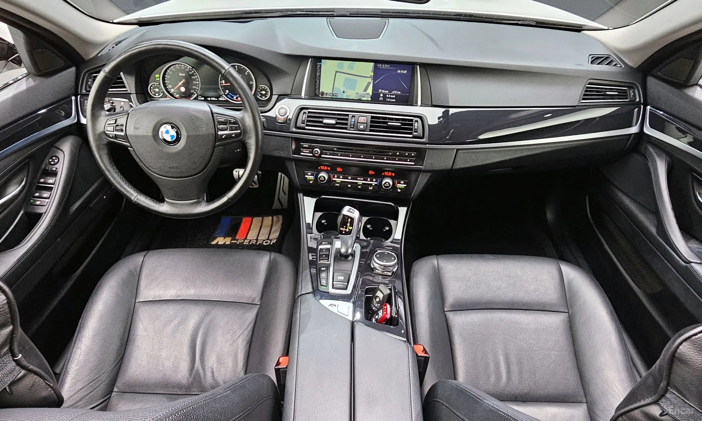 BMW 5 Series (F10) превью 4