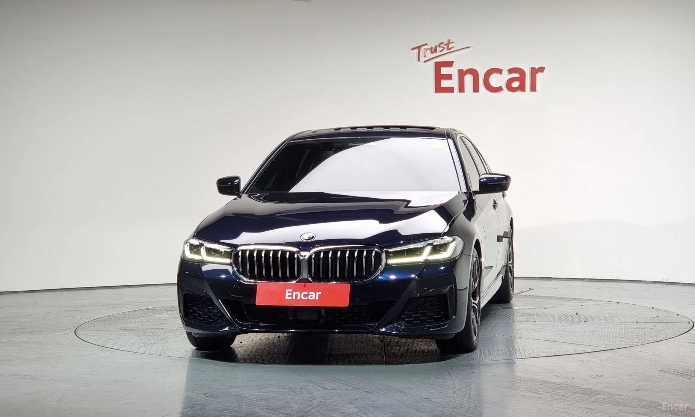 BMW 5 Series (G30) превью 2