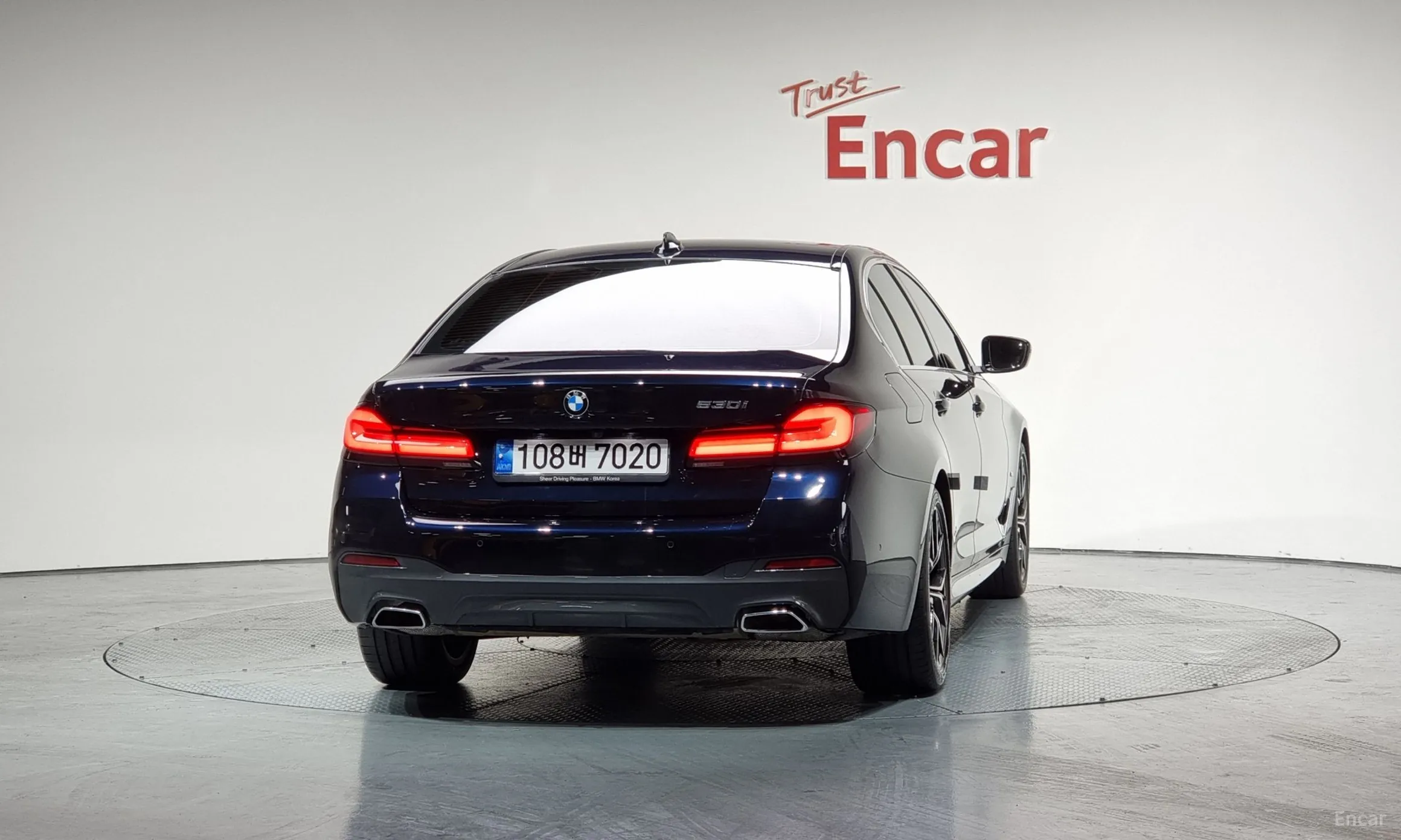 BMW 5 Series (G30) превью 3