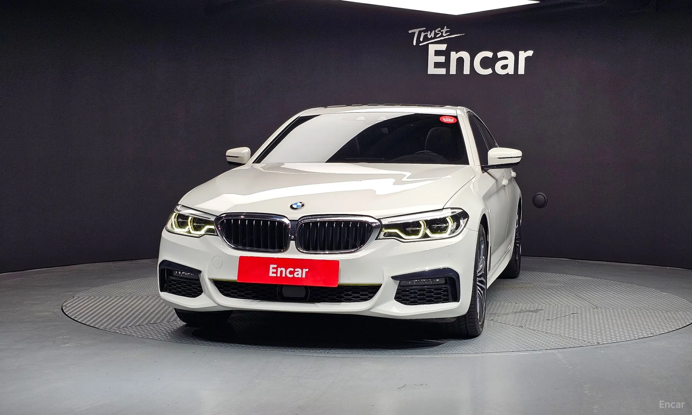 BMW 5 Series (G30) превью 2