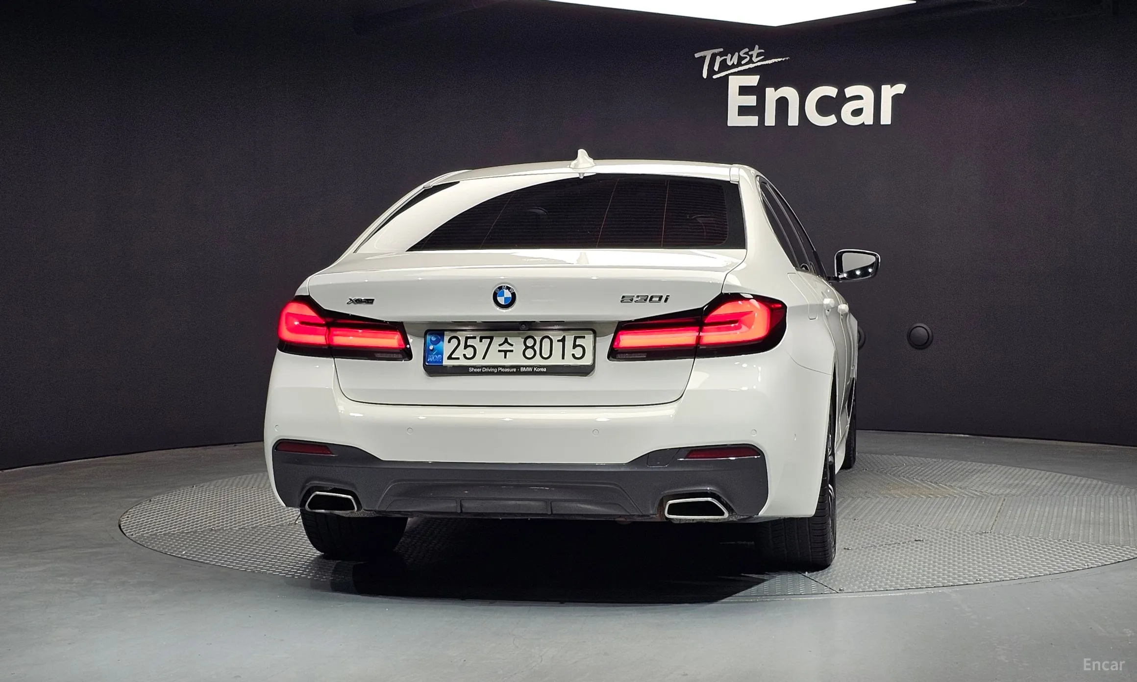 BMW 5 Series (G30) превью 3