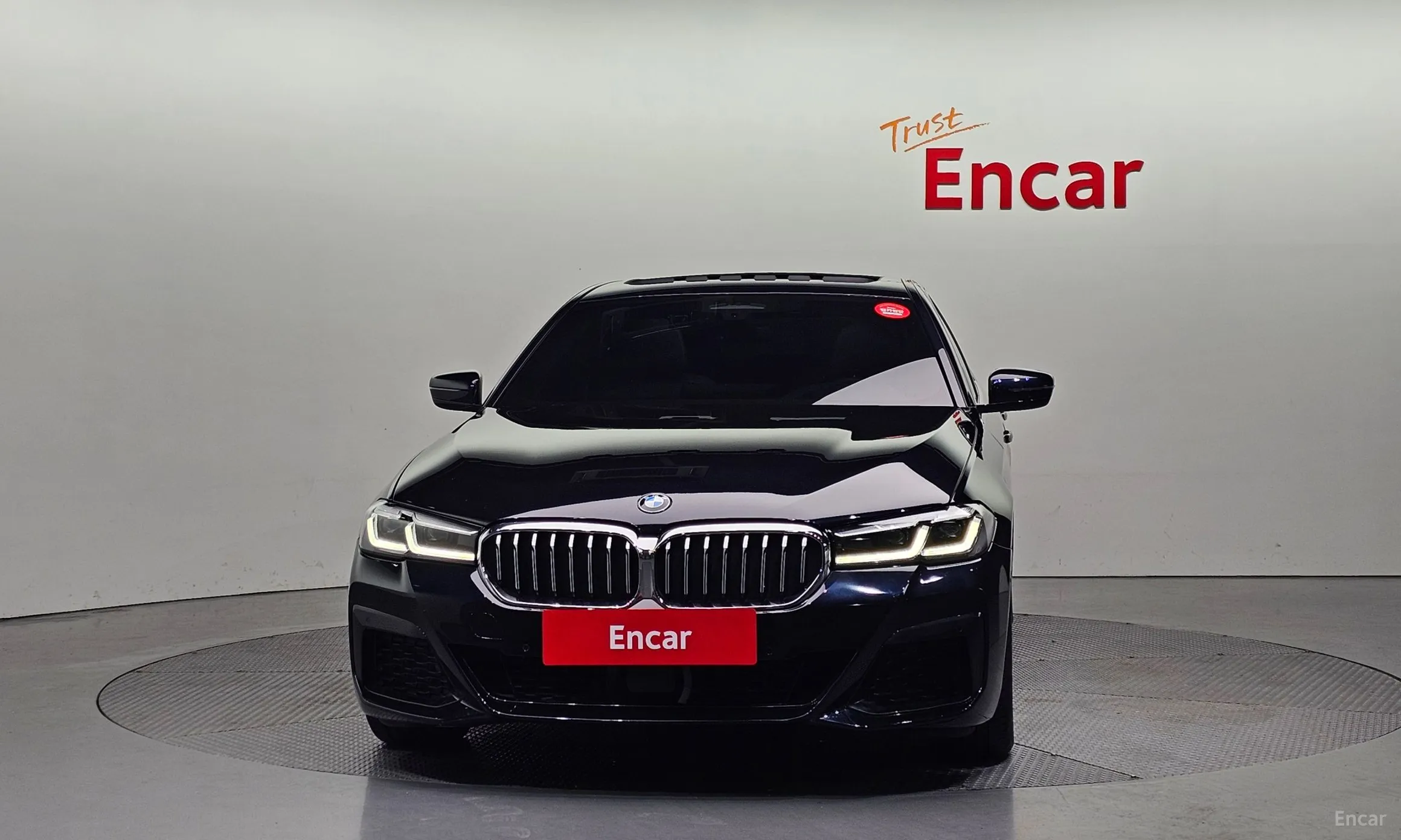 BMW 5 Series (G30) превью 2