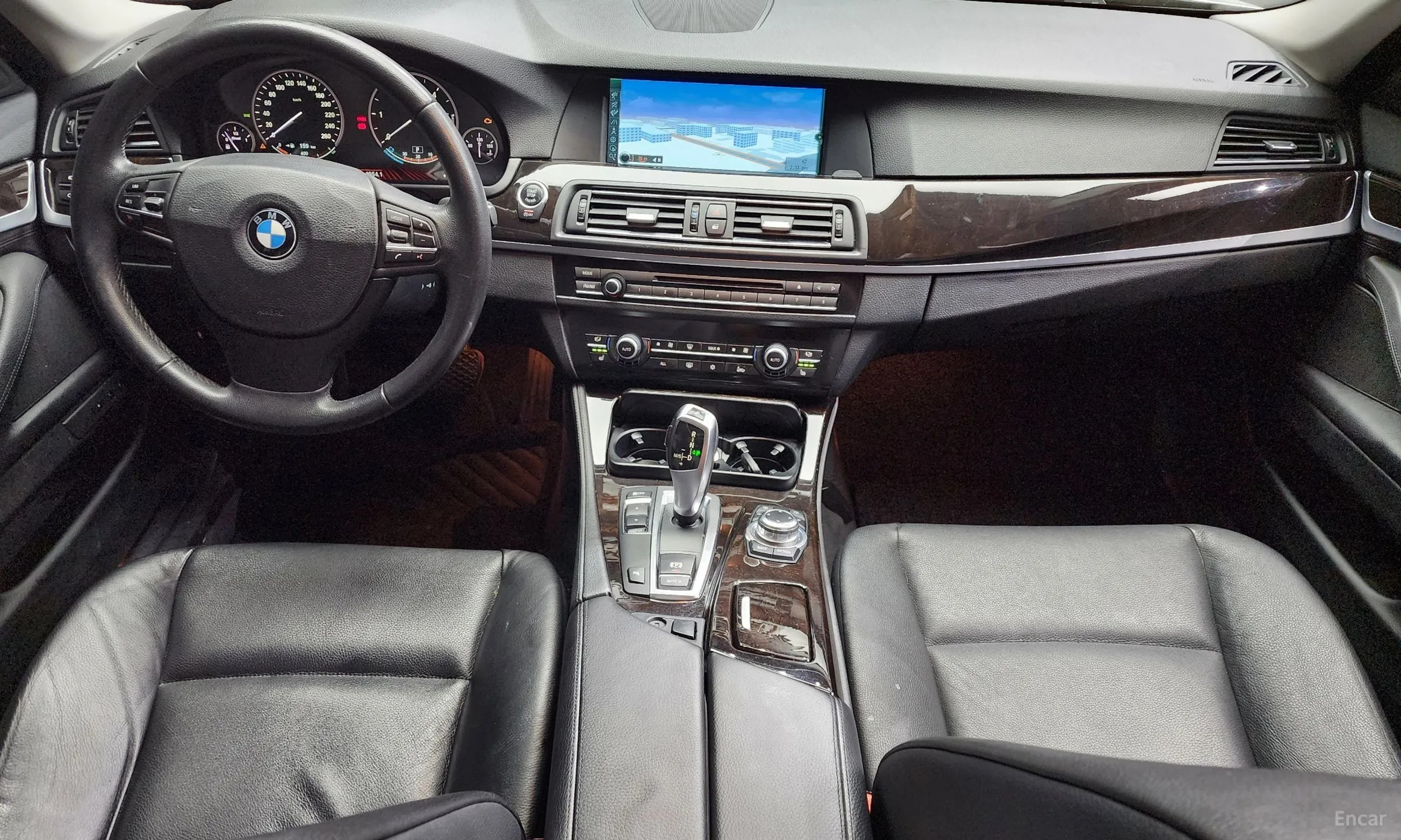 BMW 5 Series (F10) превью 4
