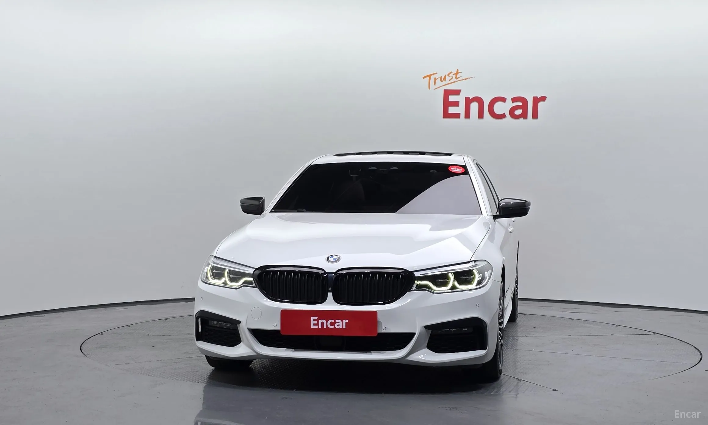 BMW 5 Series (G30) превью 2