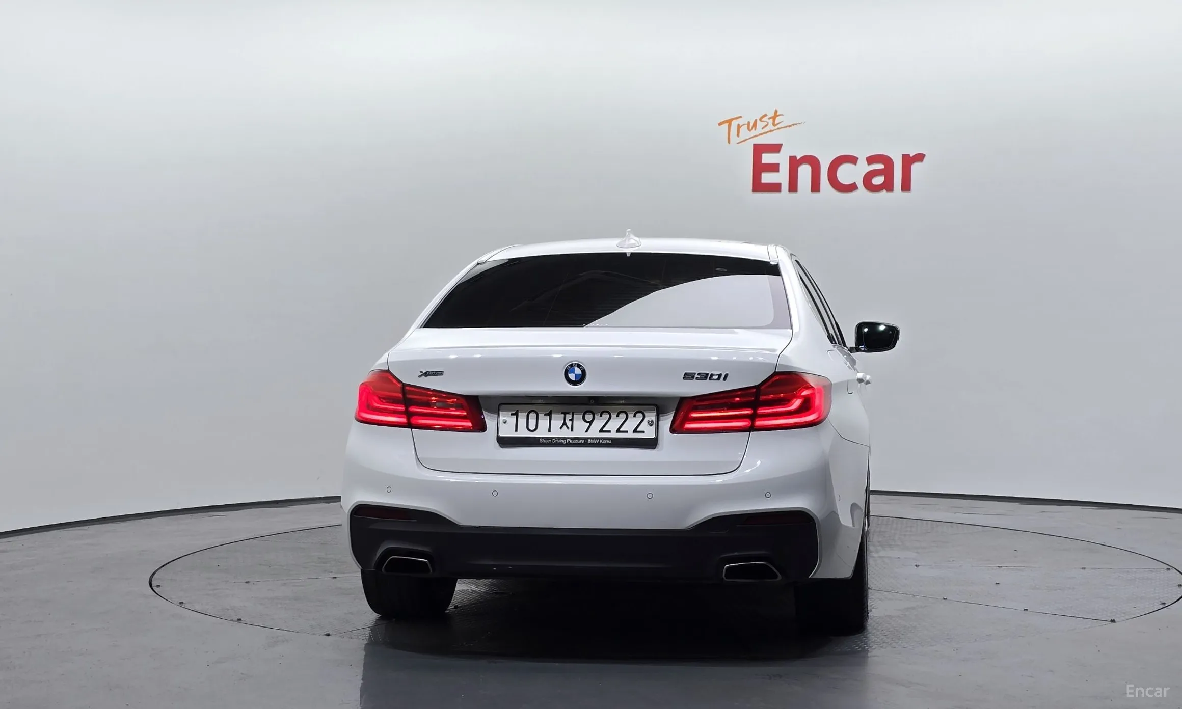 BMW 5 Series (G30) превью 3
