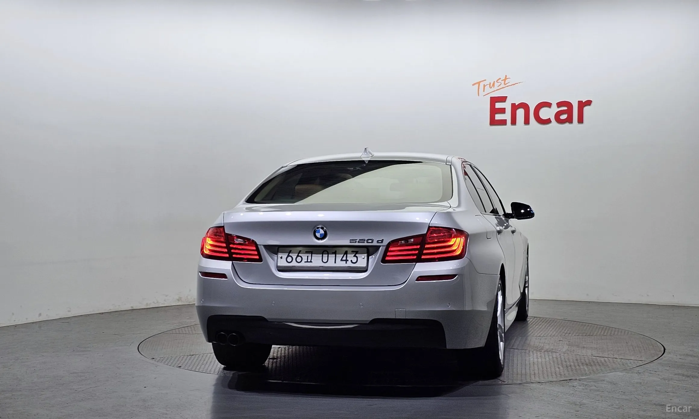 BMW 5 Series (F10) превью 3