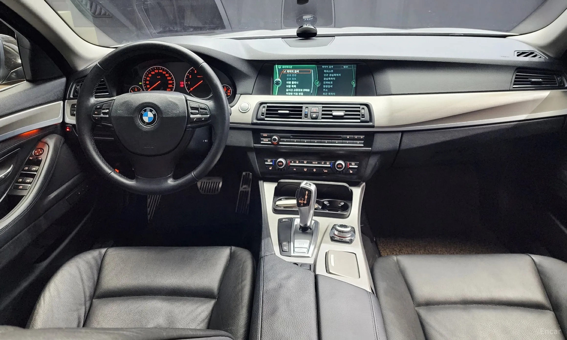 BMW 5 Series (F10) превью 4