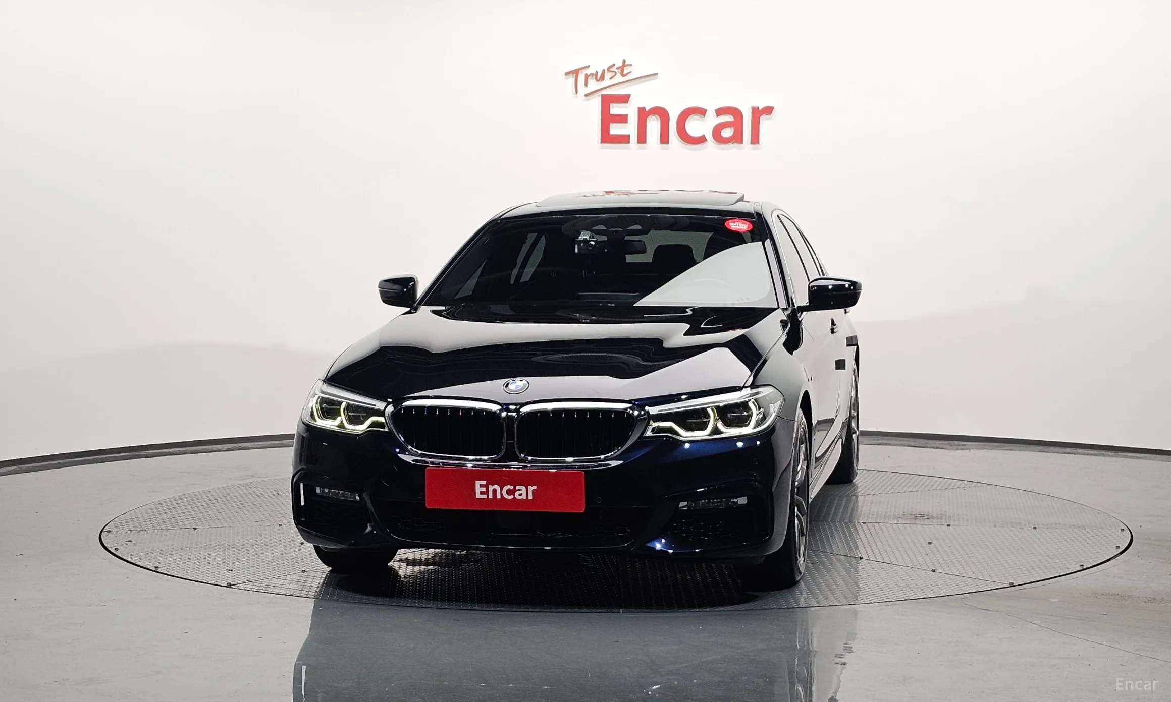 BMW 5 Series (G30) превью 2