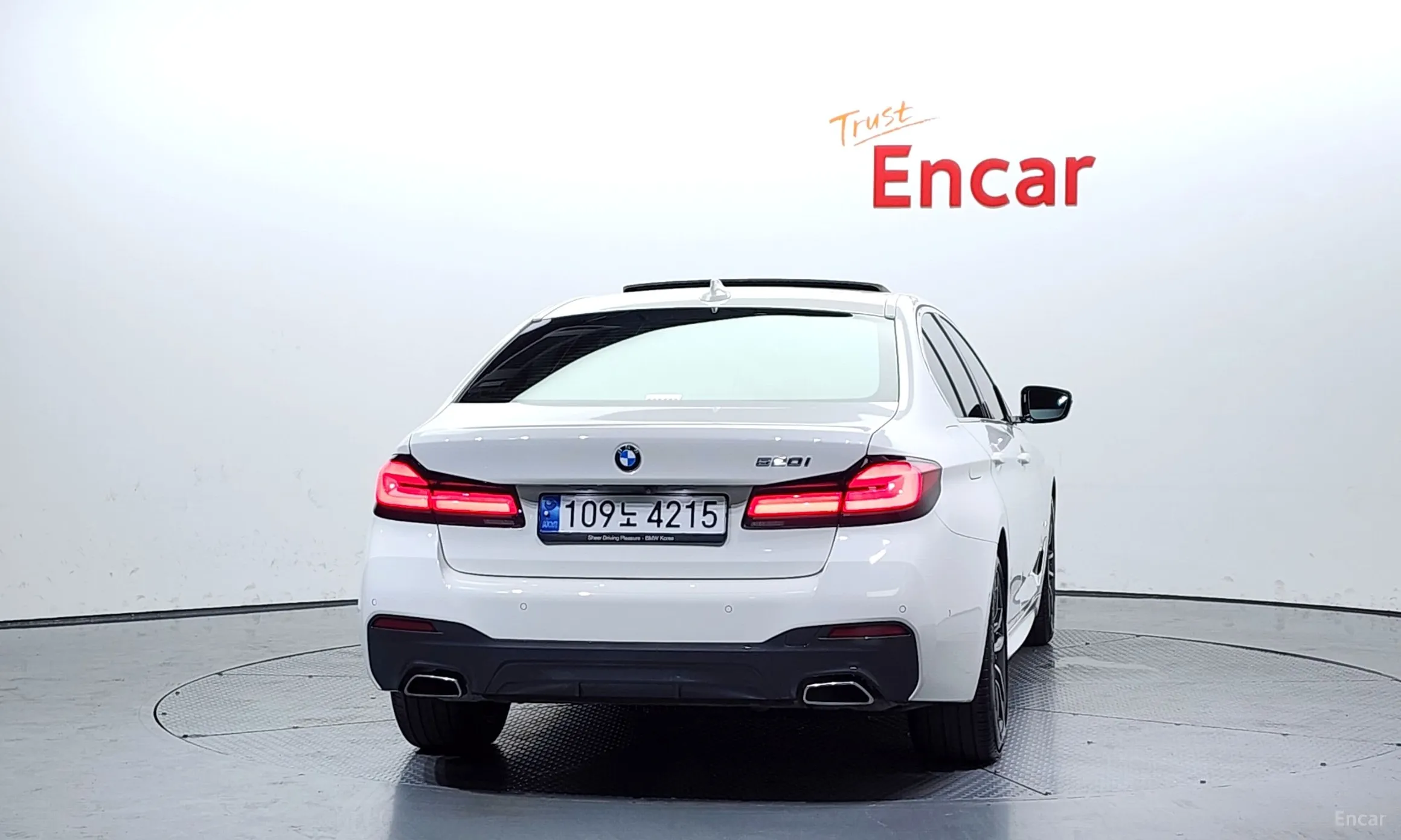 BMW 5 Series (G30) превью 3