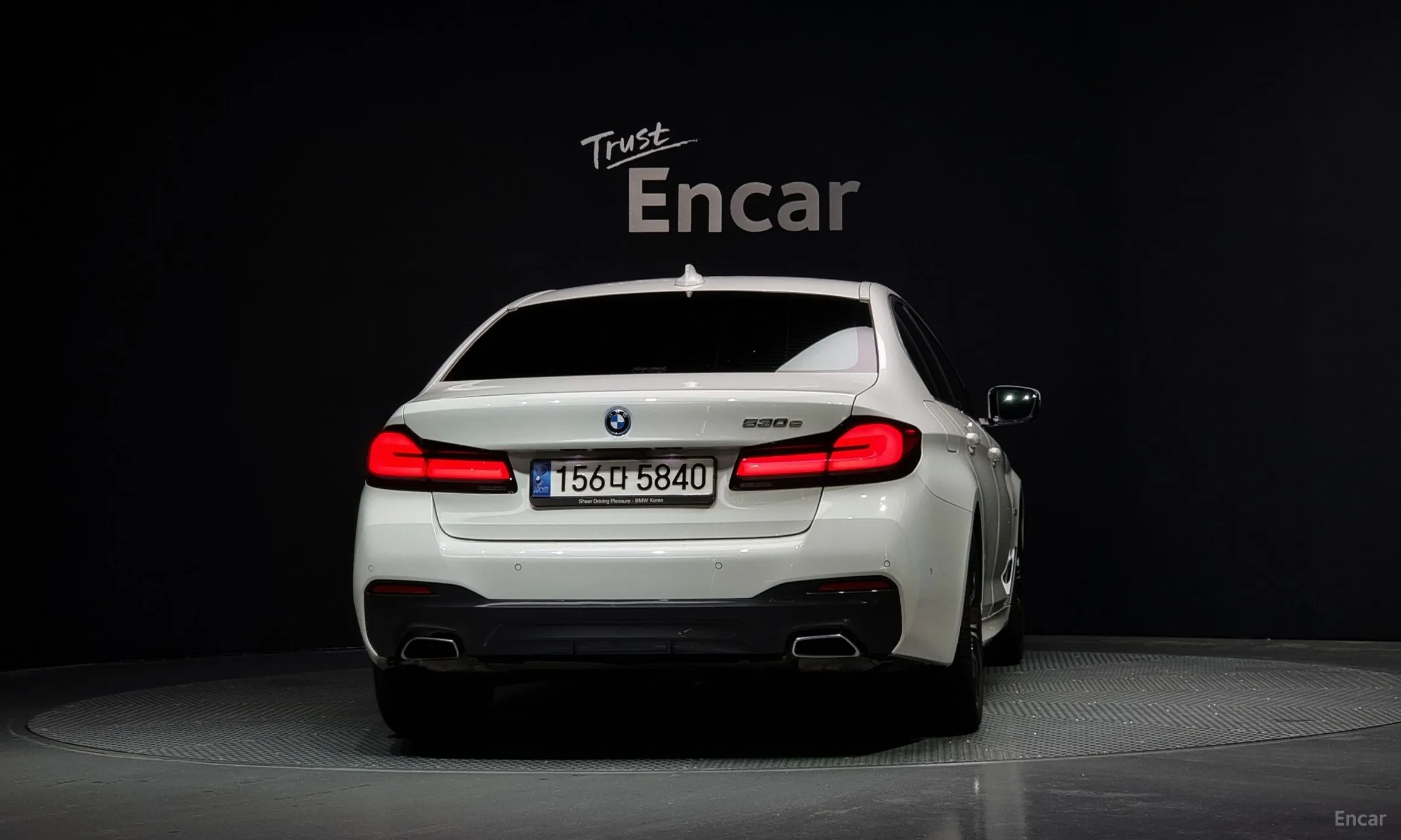 BMW 5 Series (G30) превью 3