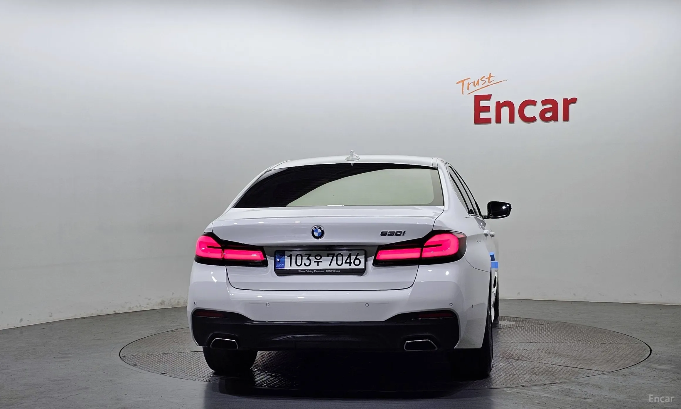 BMW 5 Series (G30) превью 3