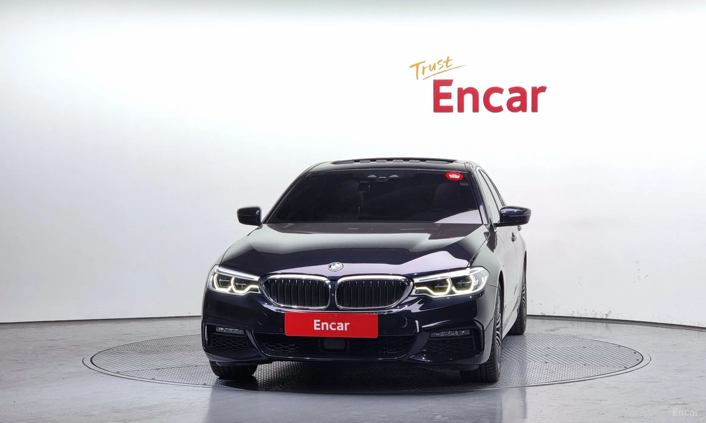 BMW 5 Series (G30) превью 2