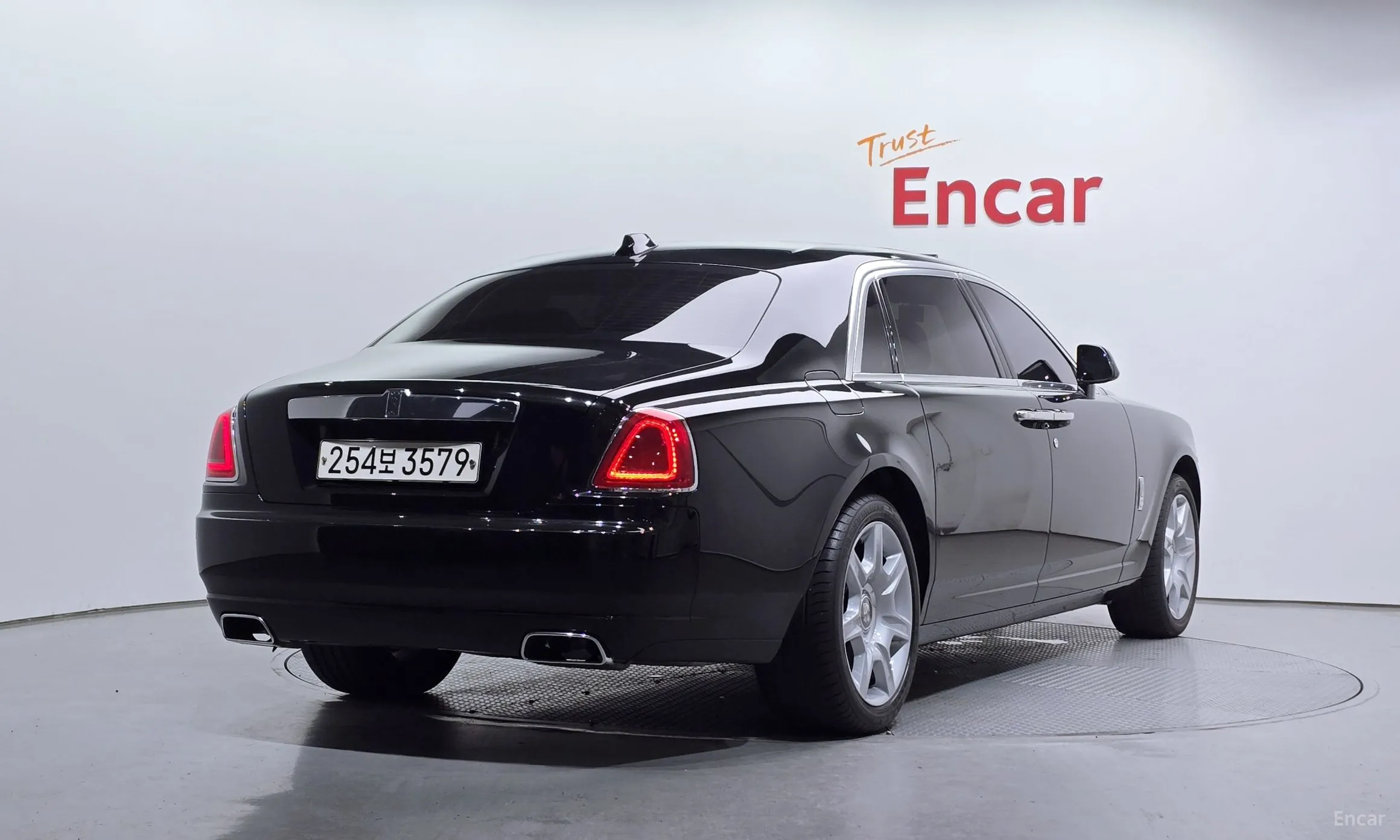 Rolls-Royce Ghost превью 2