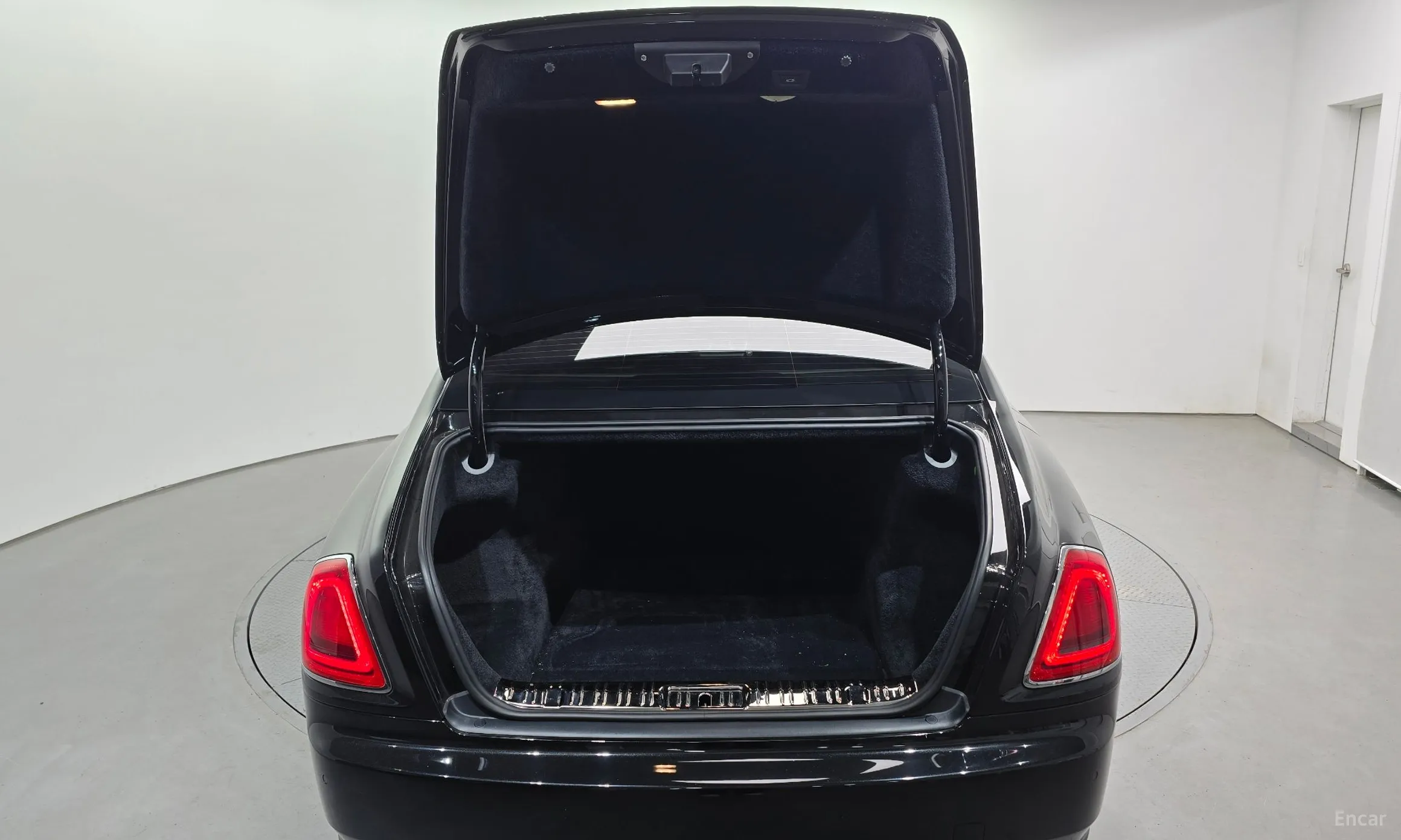 Rolls-Royce Ghost превью 20