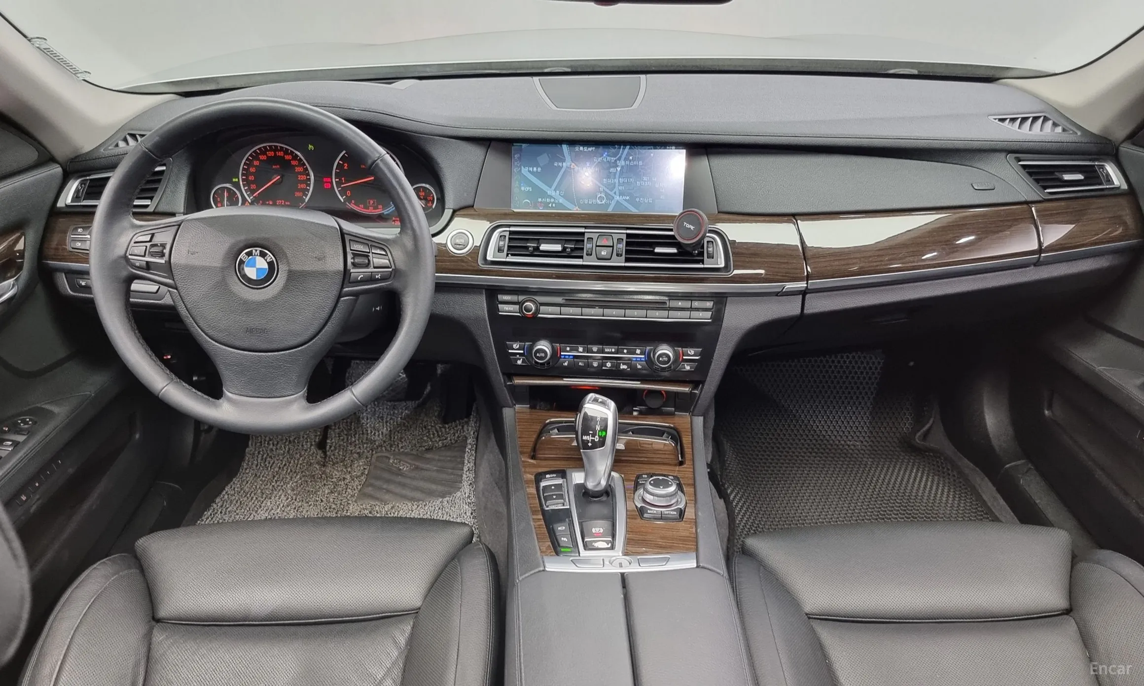 BMW 7 Series (F01) превью 4