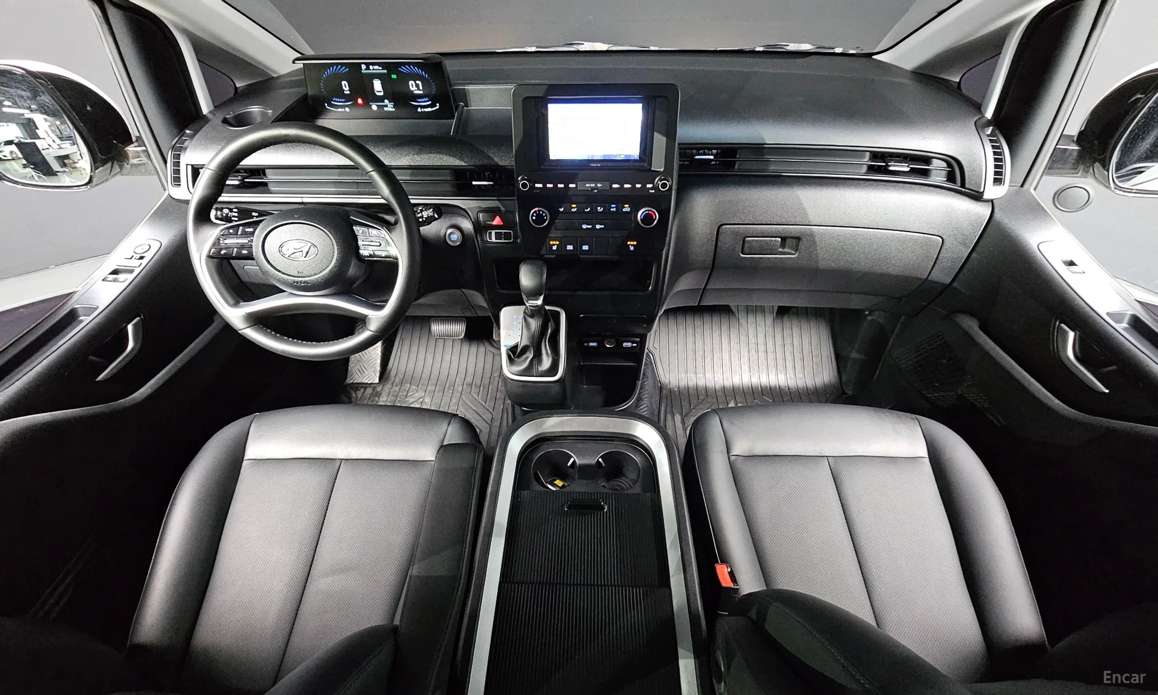 Hyundai Staria превью 4