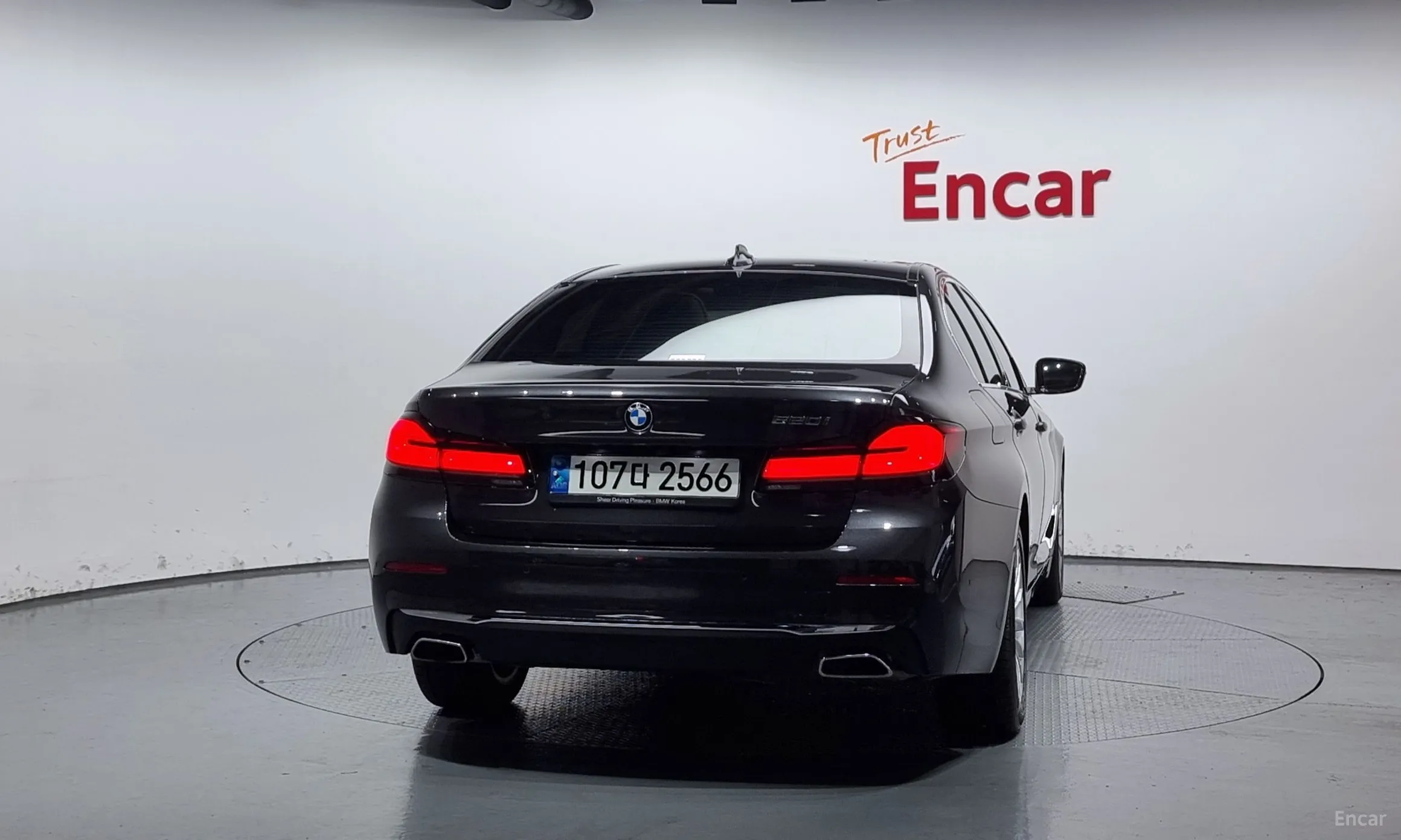 BMW 5 Series (G30) превью 3