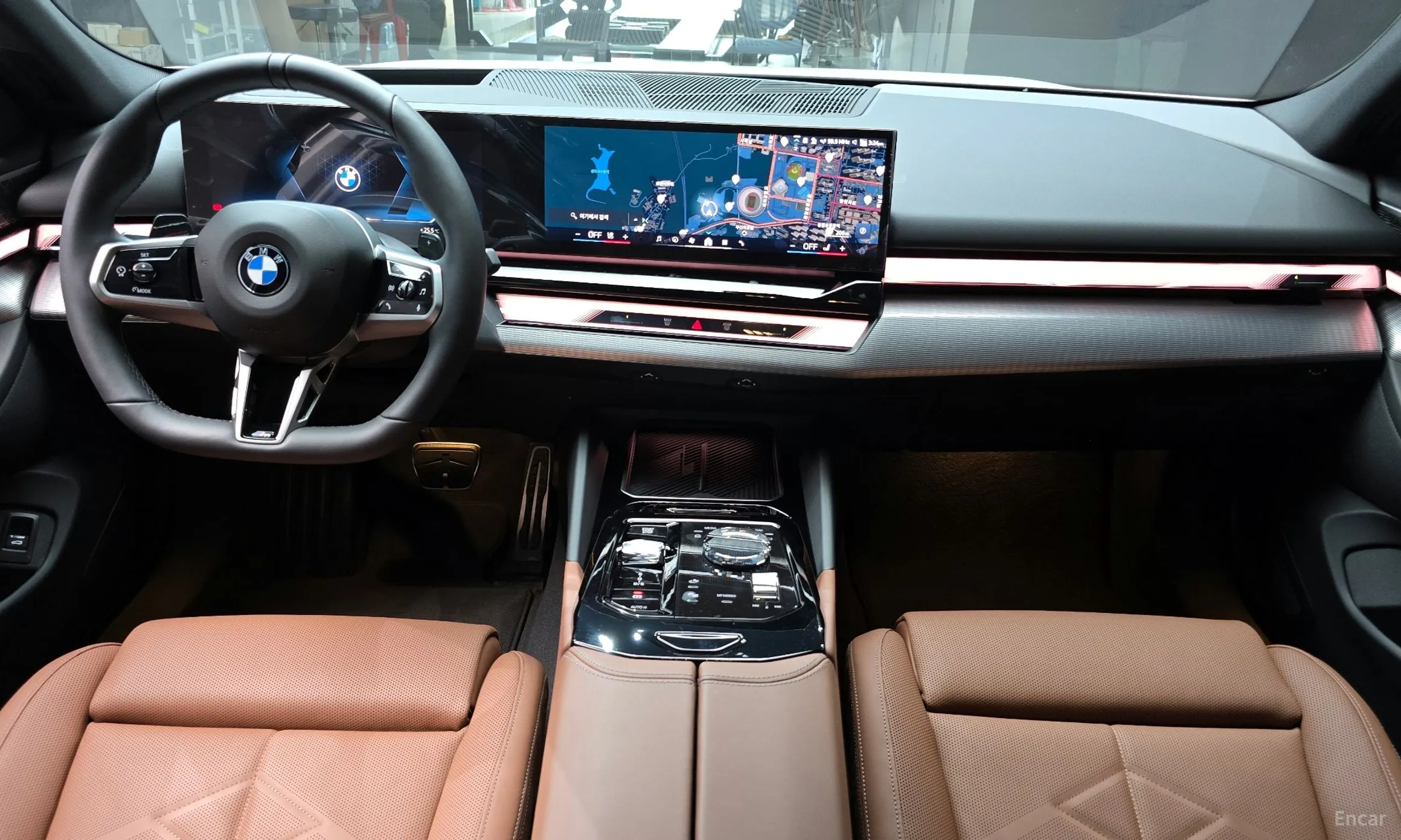 BMW 5 Series (G60) превью 4