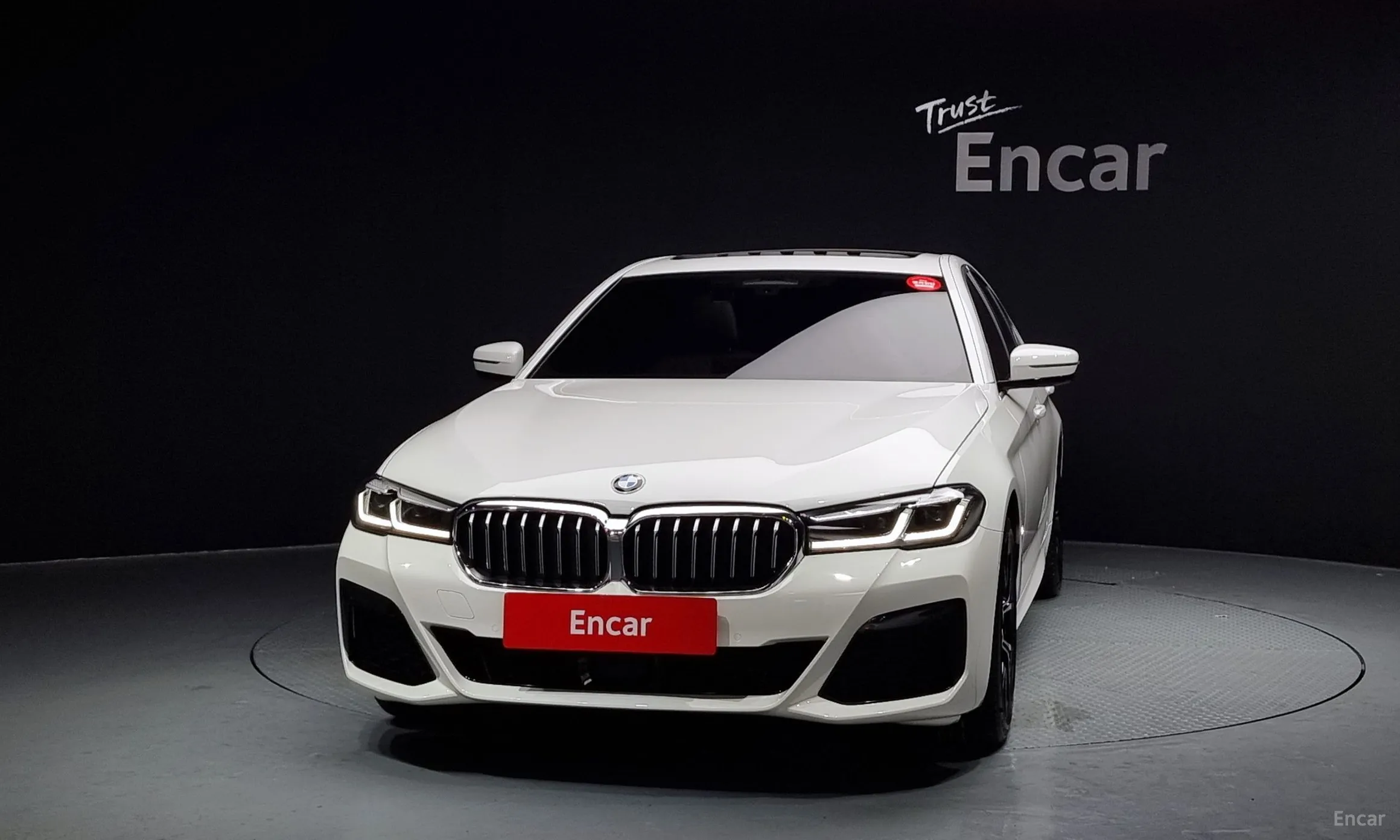 BMW 5 Series (G30) превью 2