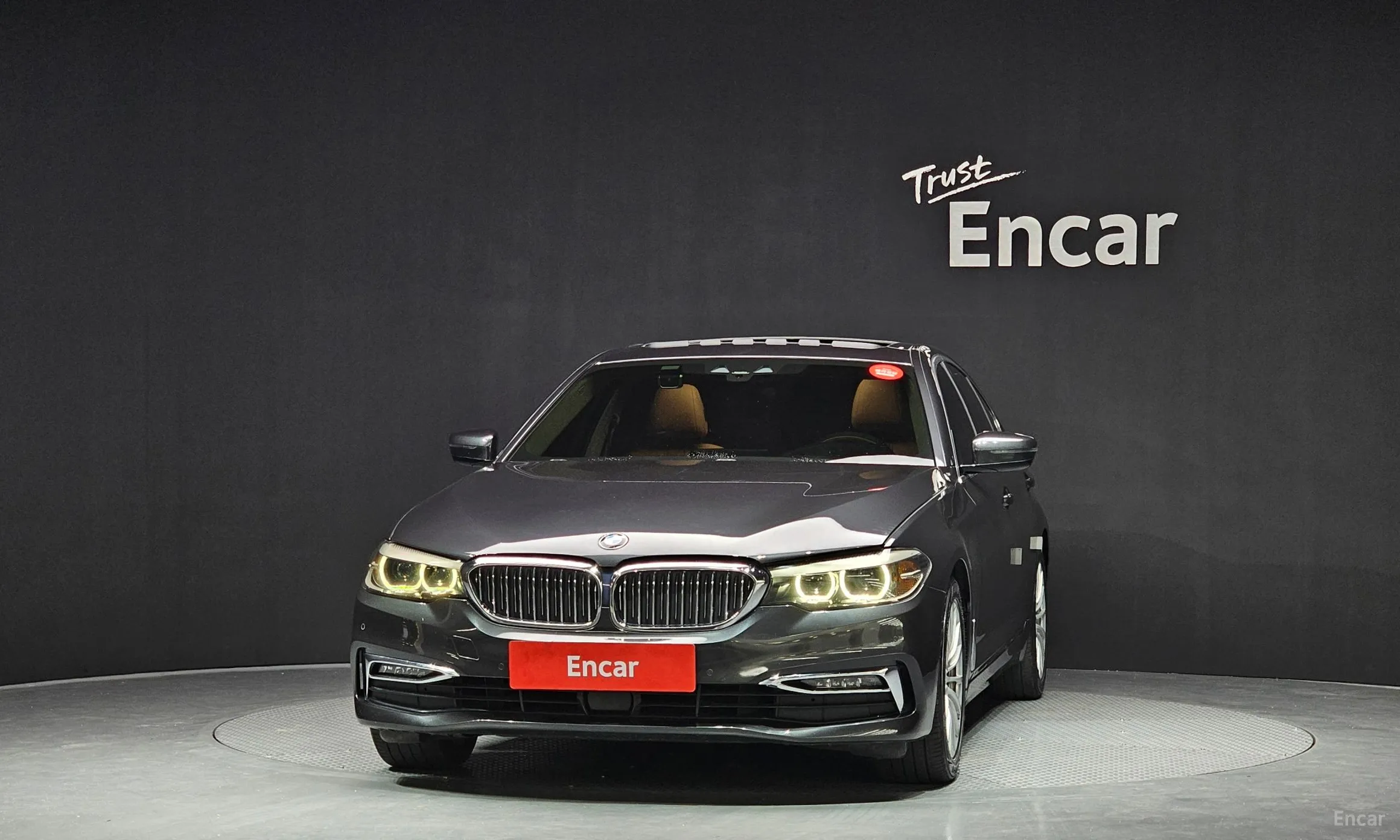 BMW 5 Series (G30) превью 2
