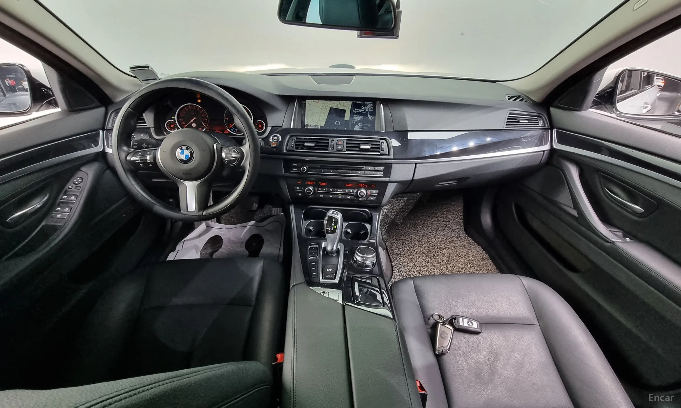 BMW 5 Series (F10) превью 4