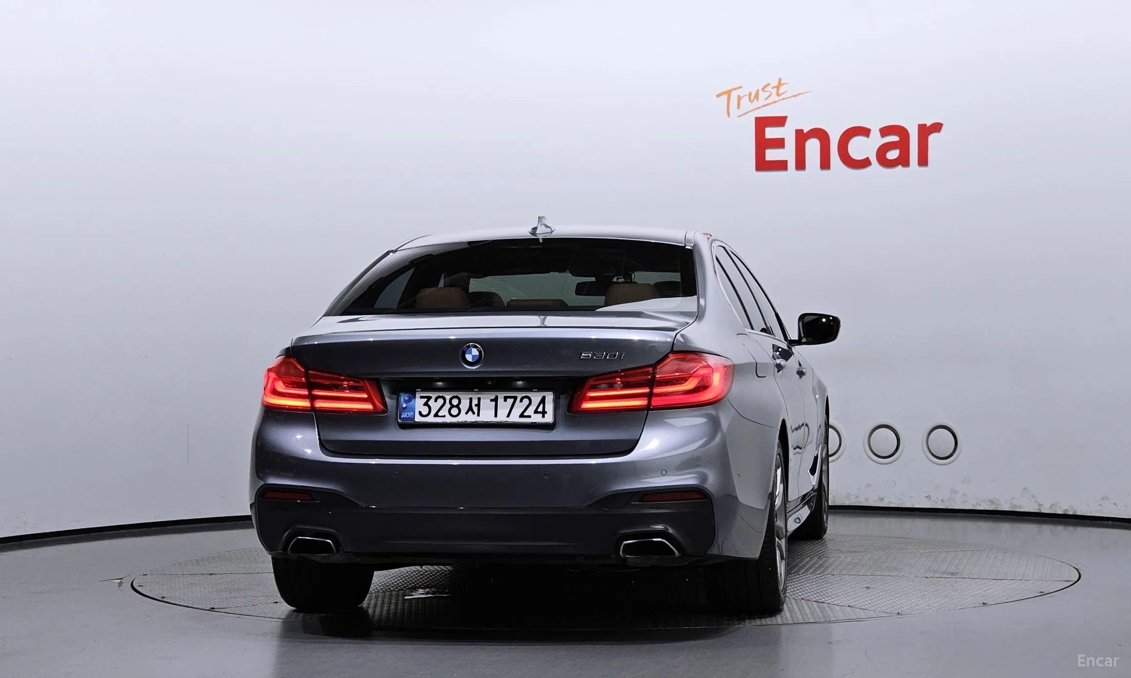 BMW 5 Series (G30) превью 3