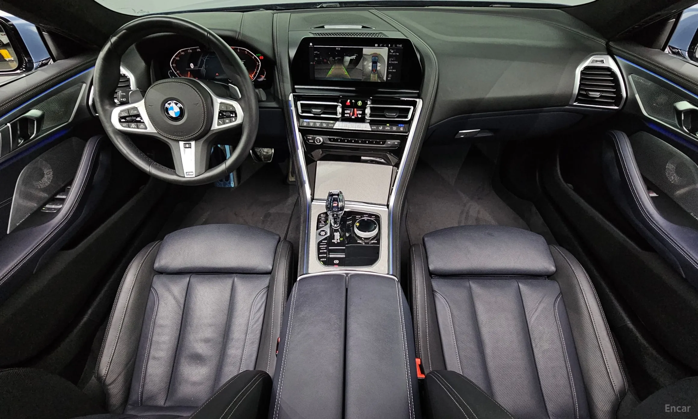 BMW 8-series (G15) превью 4