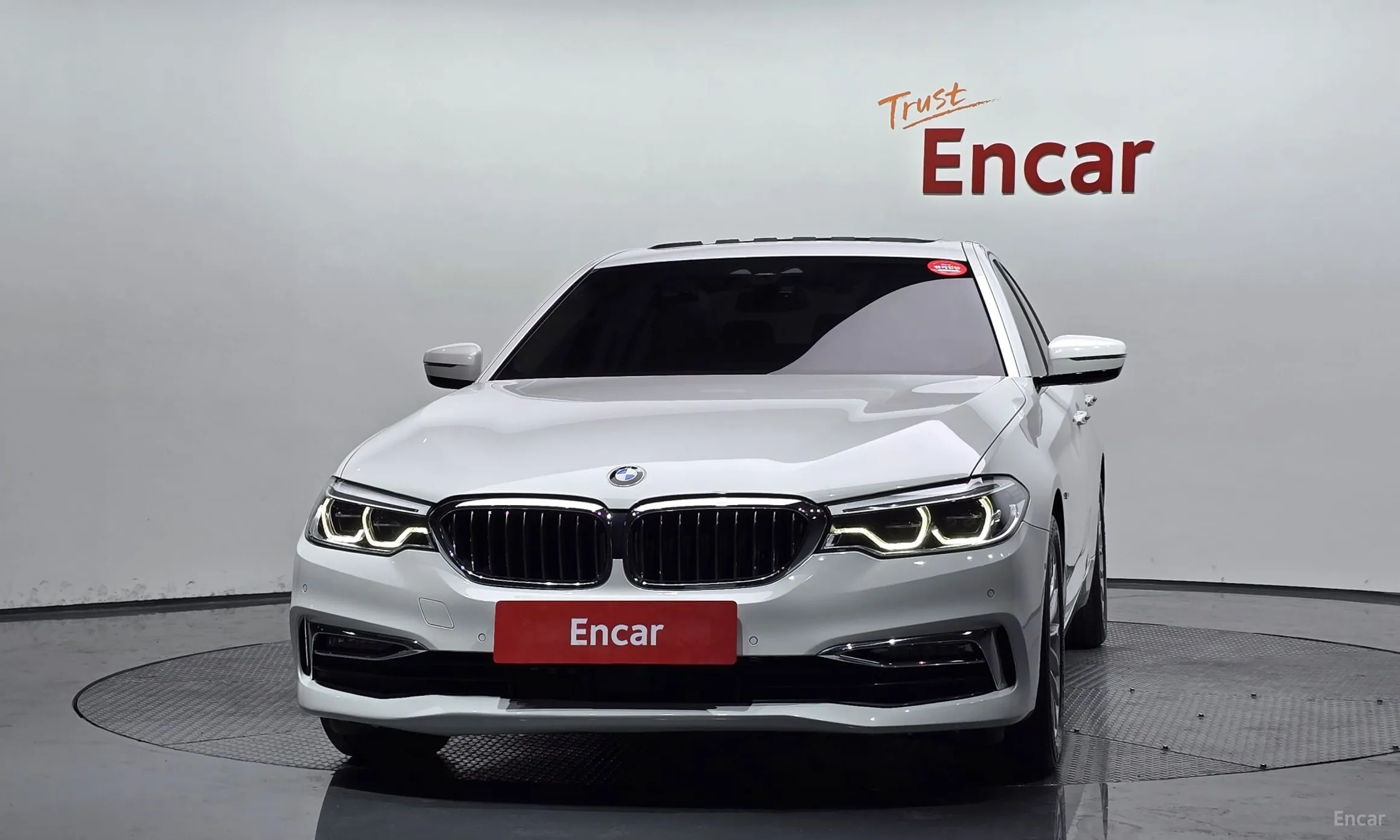 BMW 5 Series (G30) превью 2