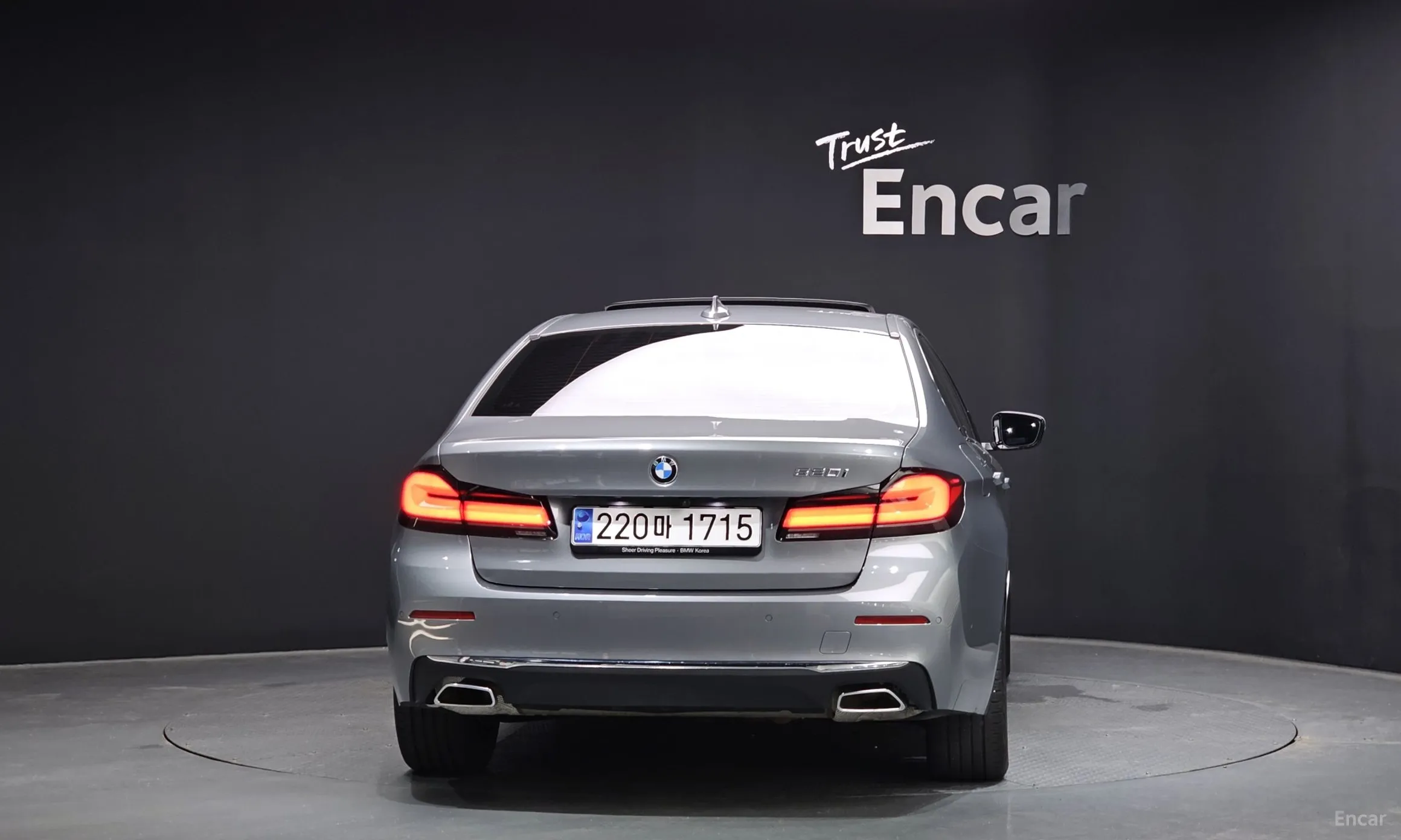 BMW 5 Series (G30) превью 3