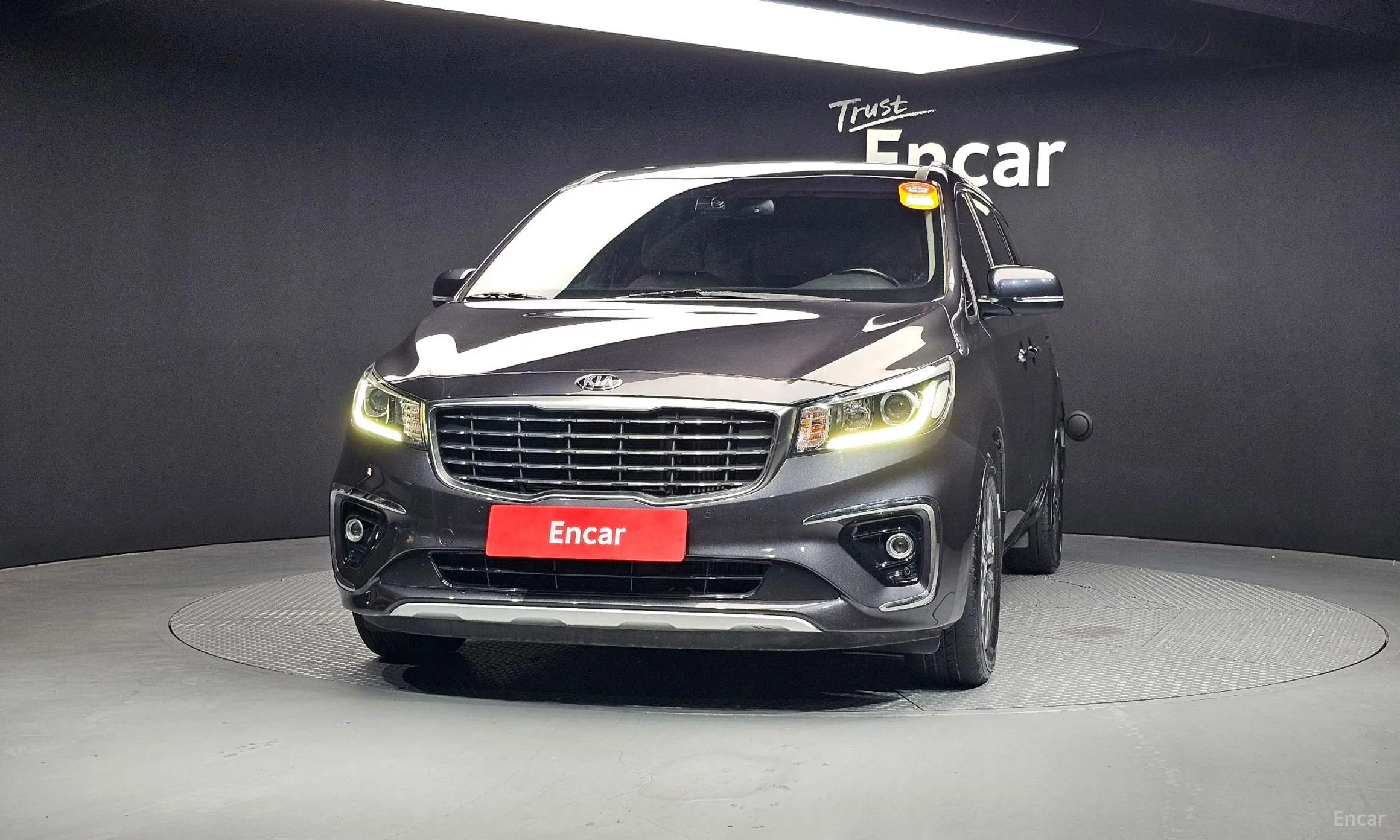 Kia Carnival превью 2