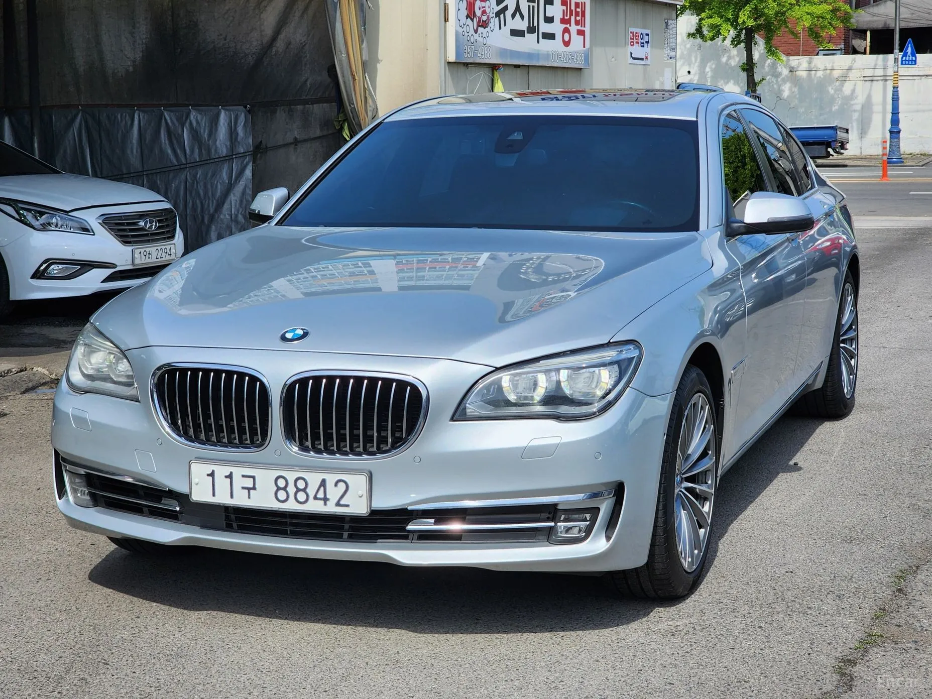 BMW 7 Series (F01)
