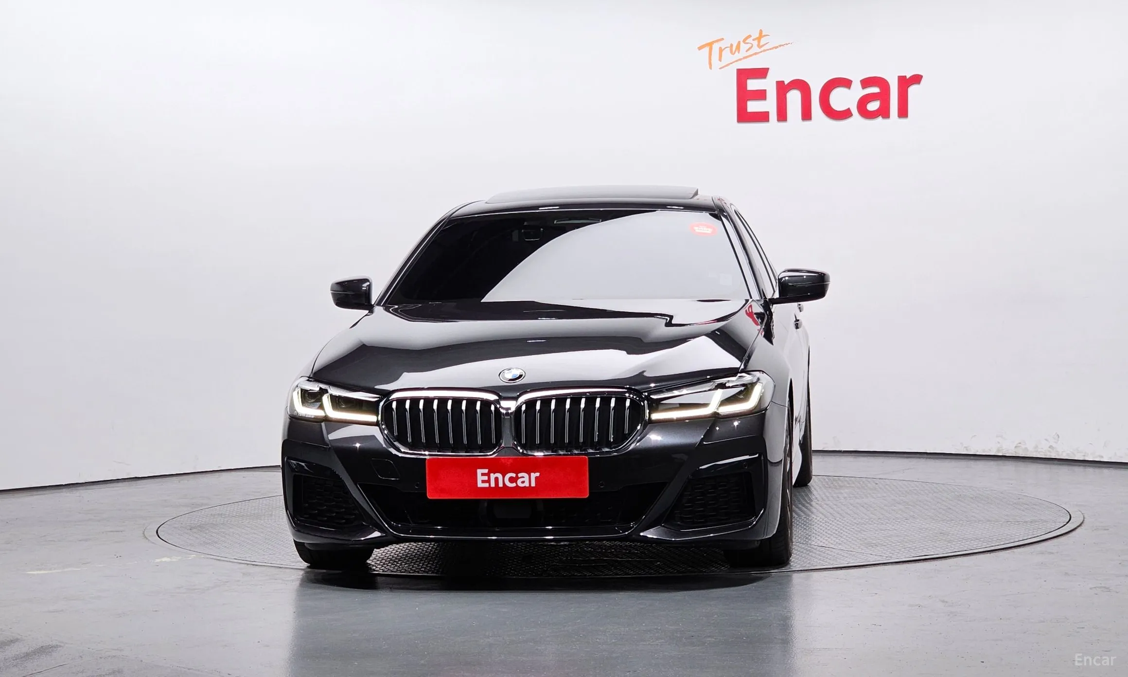BMW 5 Series (G30) превью 2
