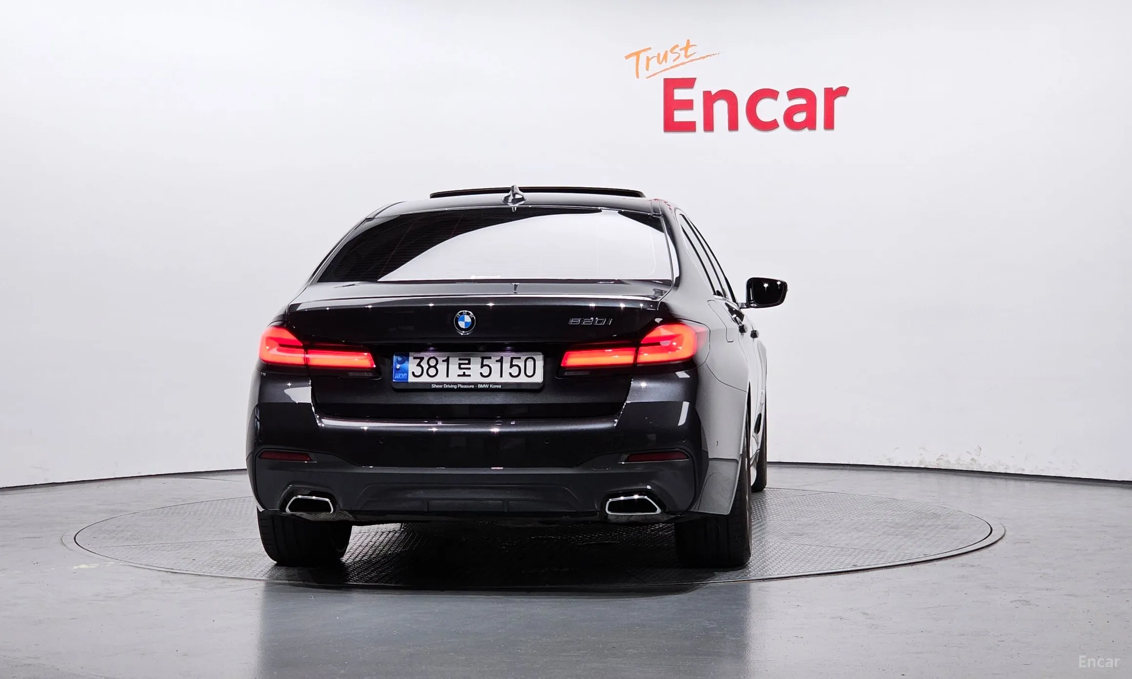 BMW 5 Series (G30) превью 3