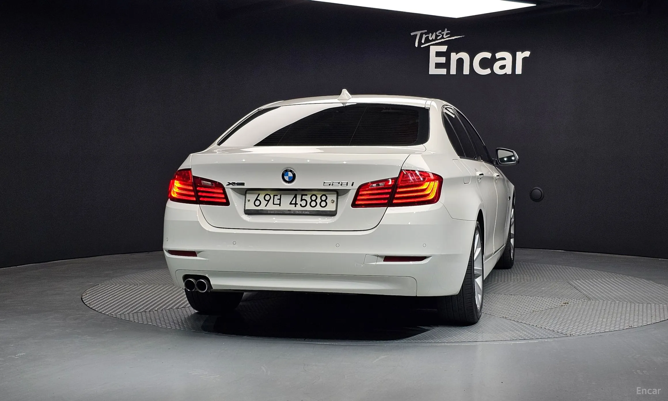 BMW 5 Series (F10) превью 3