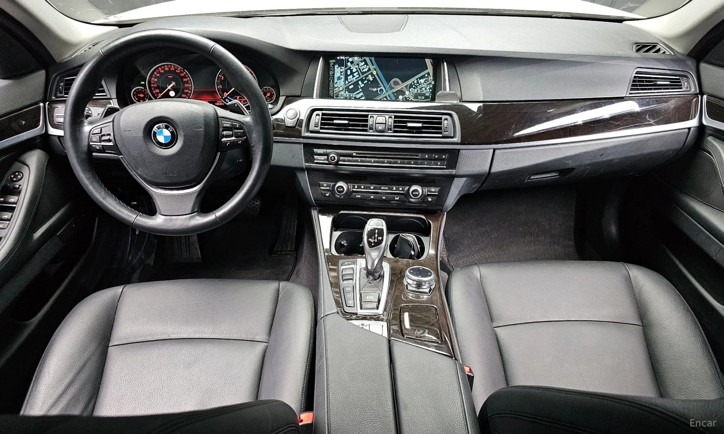 BMW 5 Series (F10) превью 4