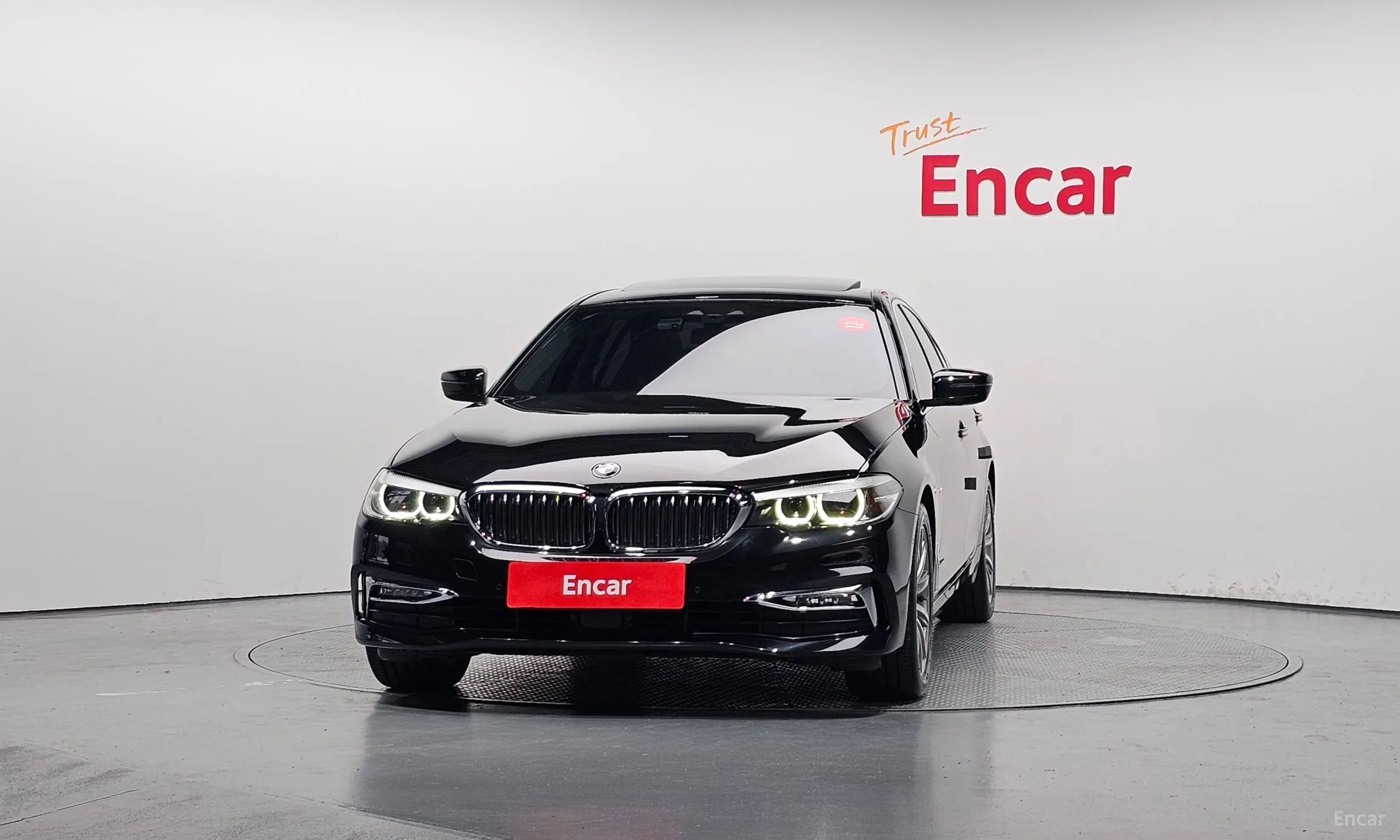 BMW 5 Series (G30) превью 2