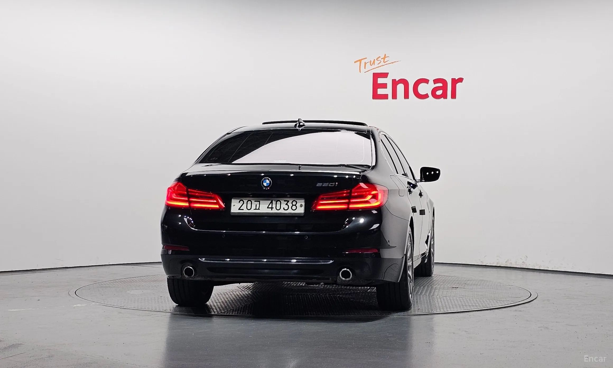 BMW 5 Series (G30) превью 3