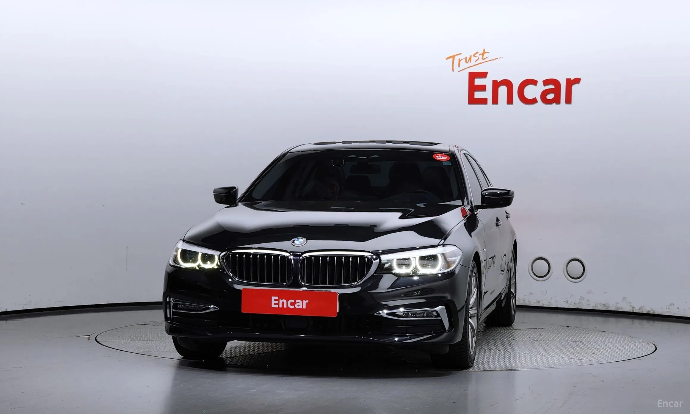 BMW 5 Series (G30) превью 2